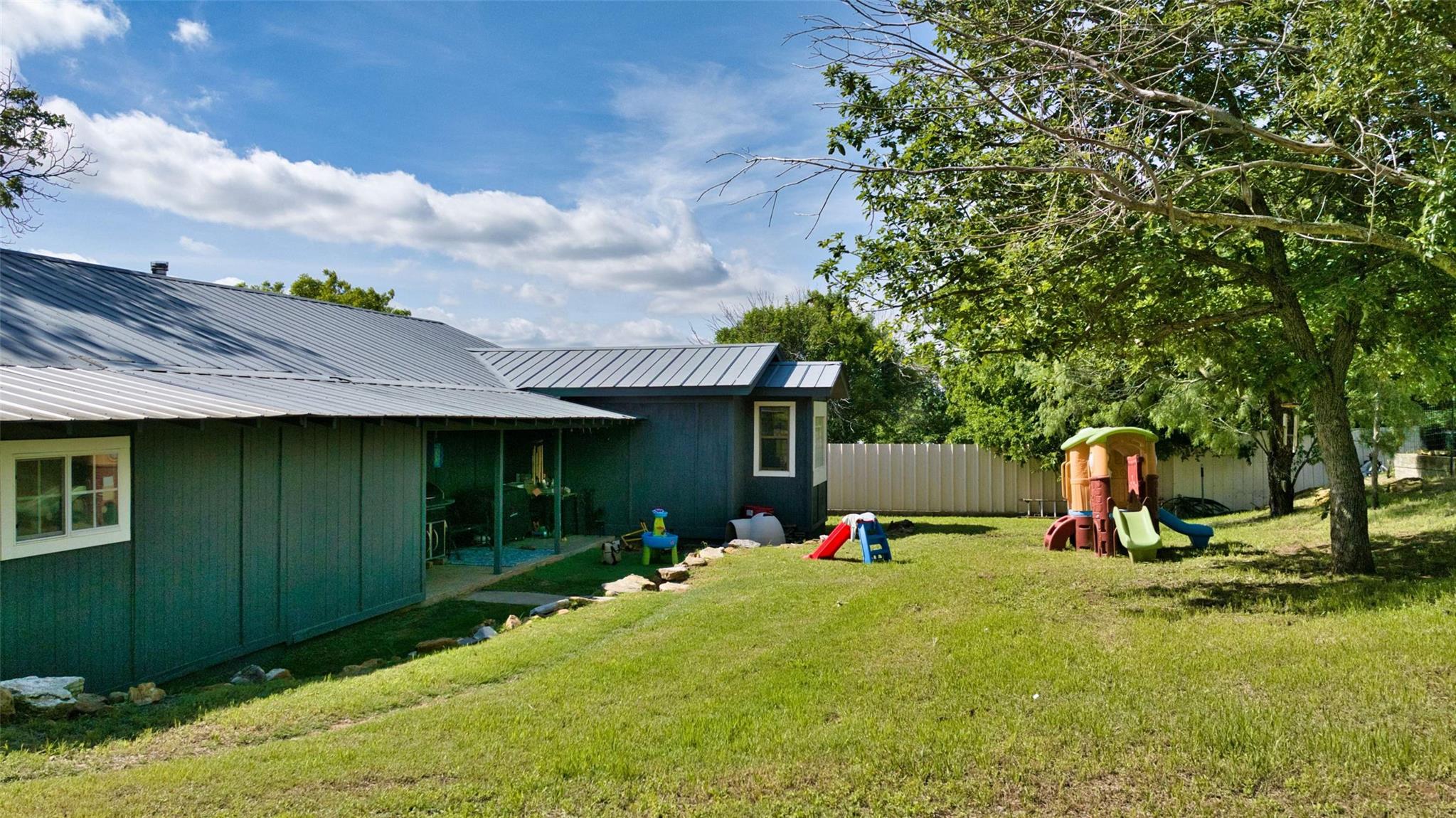 904 Bluebonnet RD — photo 3