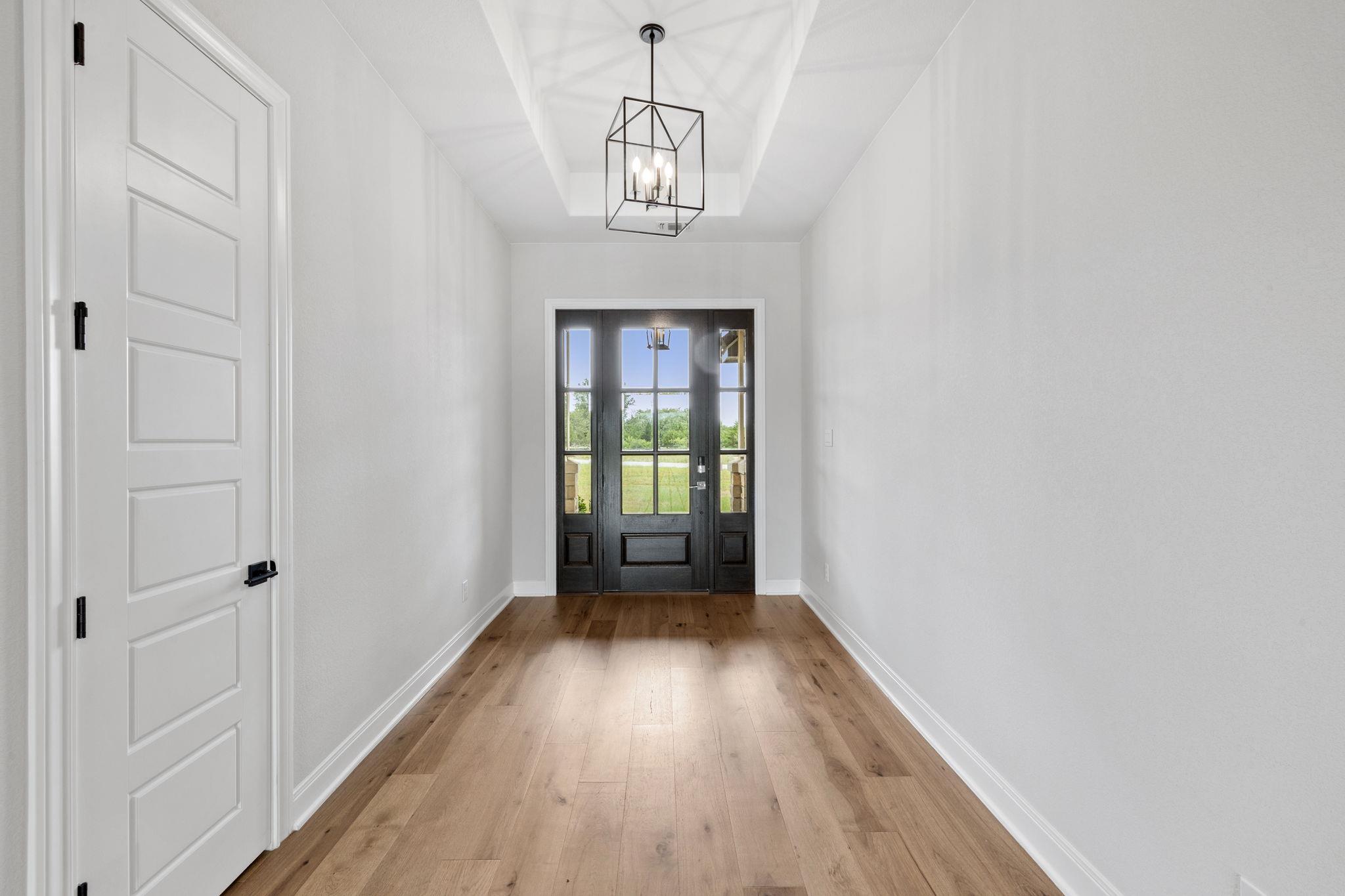 225 Spicewood Trails DR — photo 3