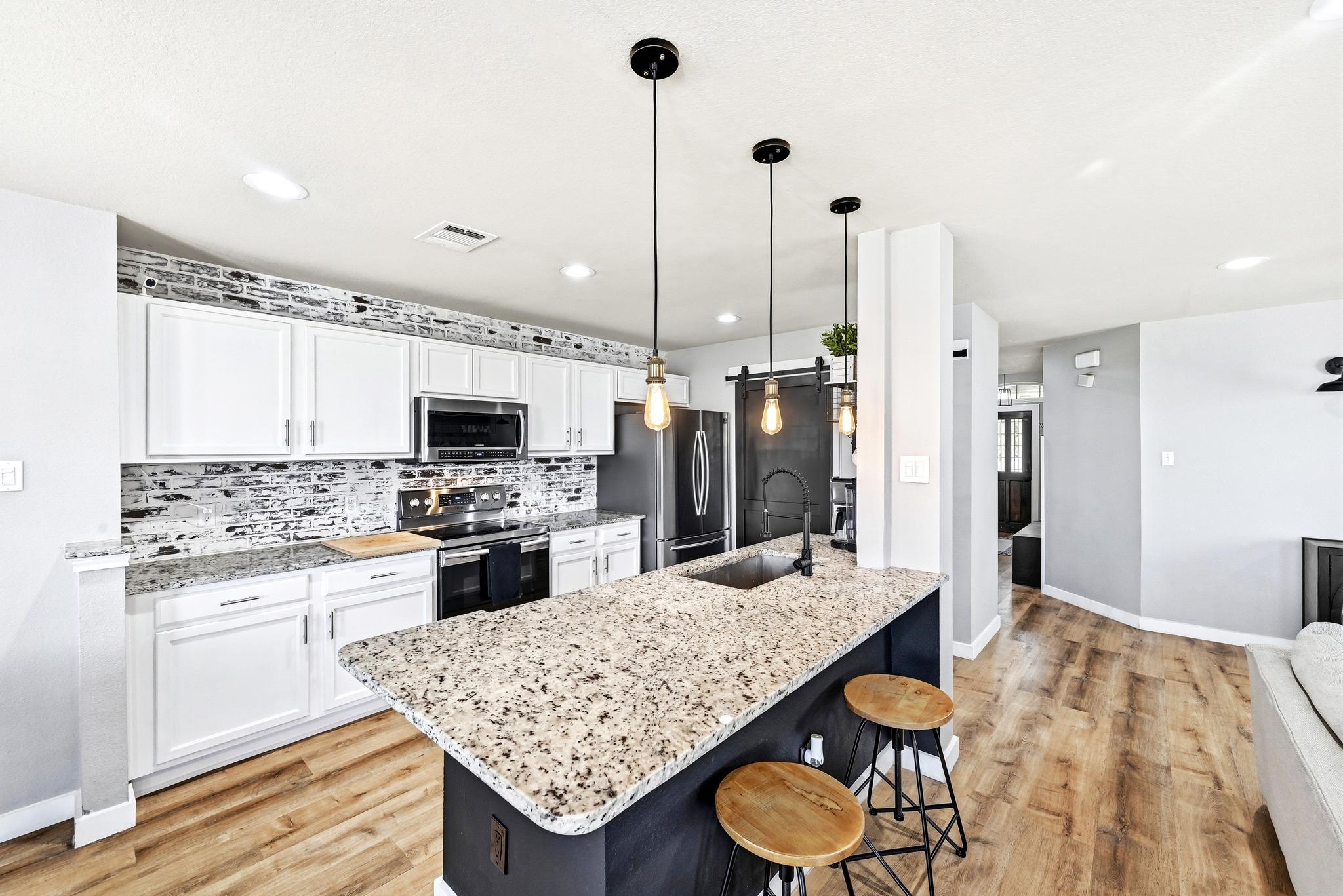 105 Lidell ST — photo 3