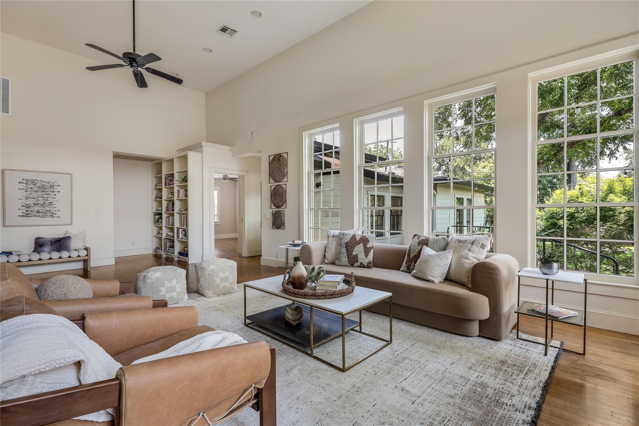 4705 Fairview DR — photo 4
