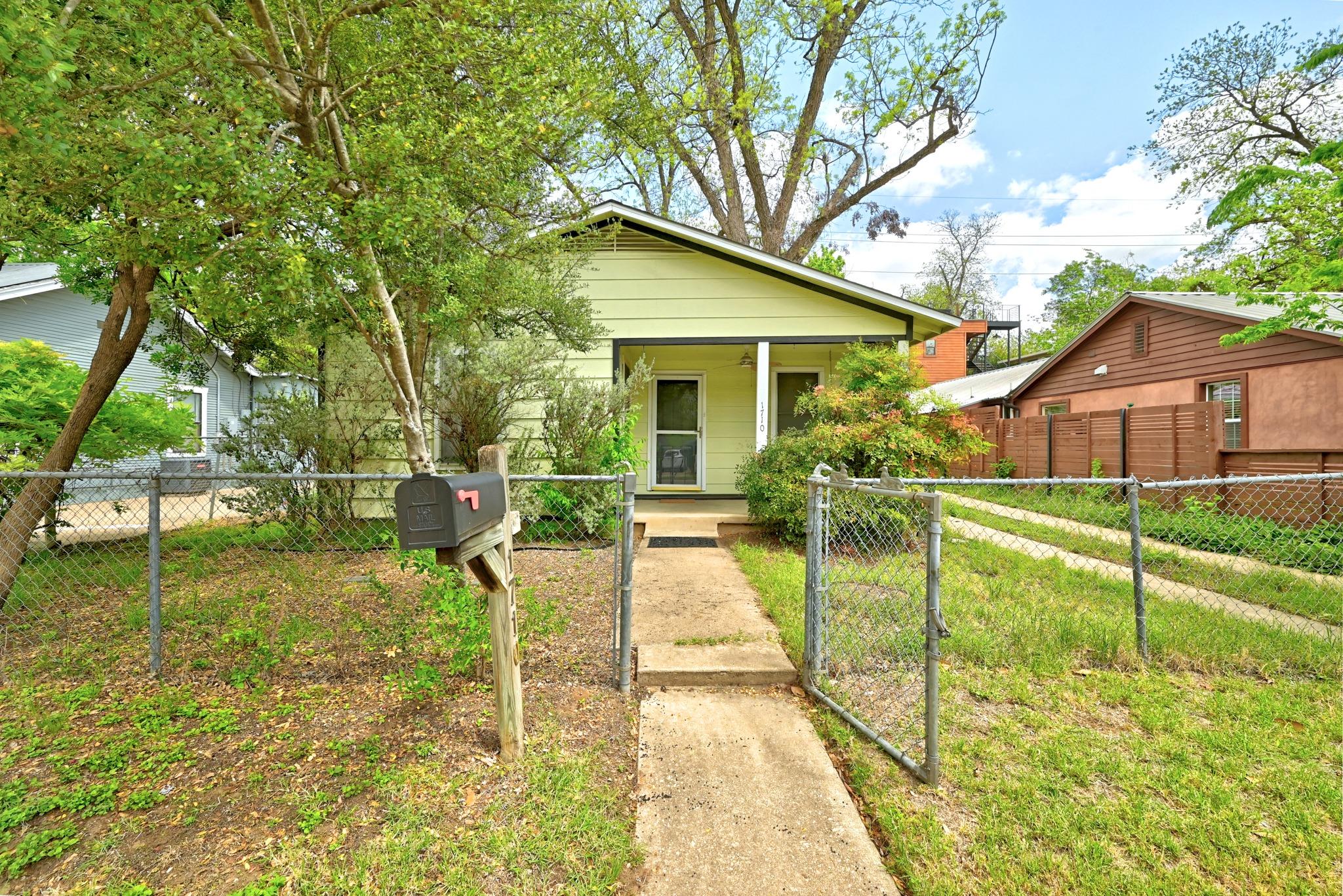 1710 Holly ST — photo 4