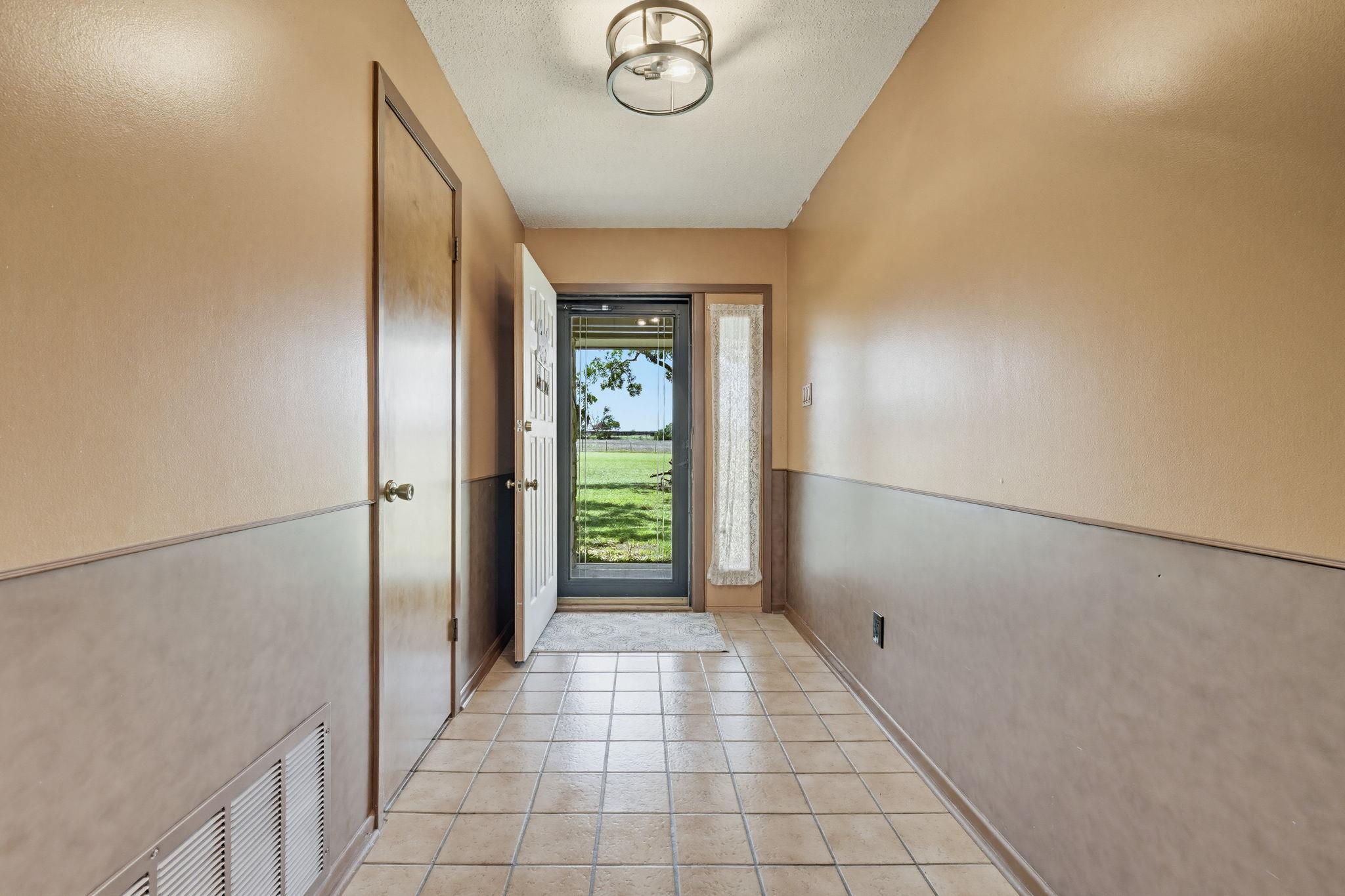 120 Rae LN — photo 5