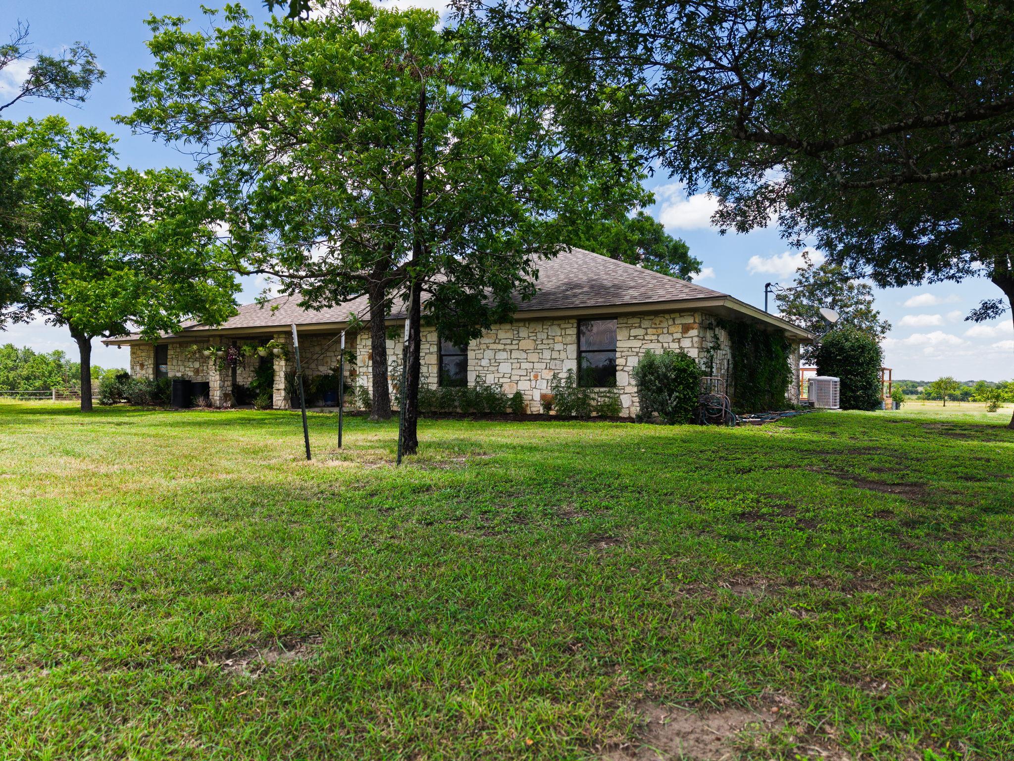 120 Rae LN — photo 3