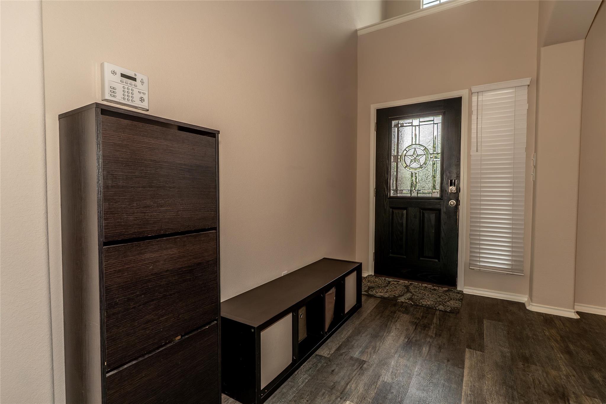 318 Hyltin ST — photo 3