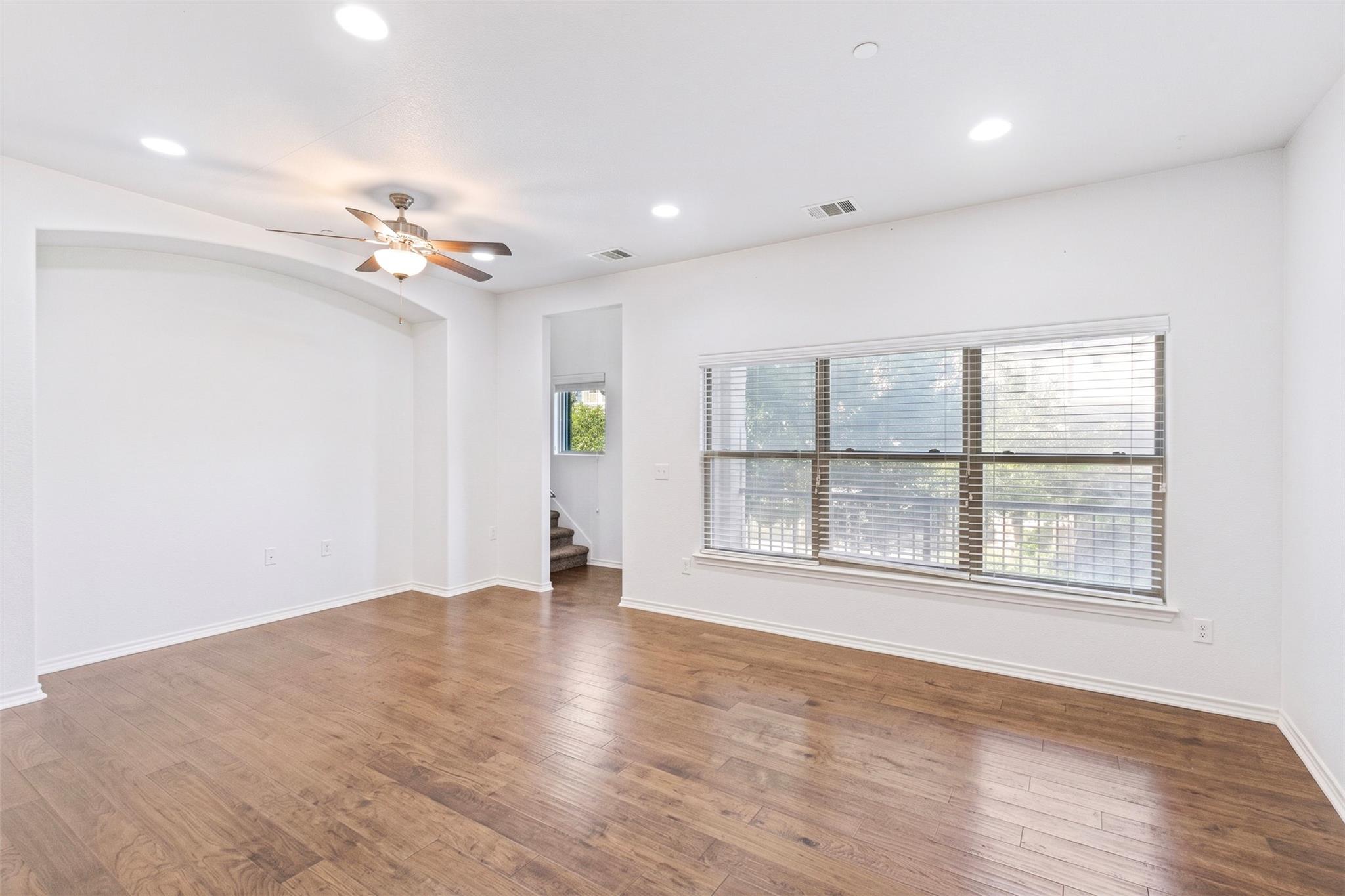 208 Birch Oak LN — photo 5