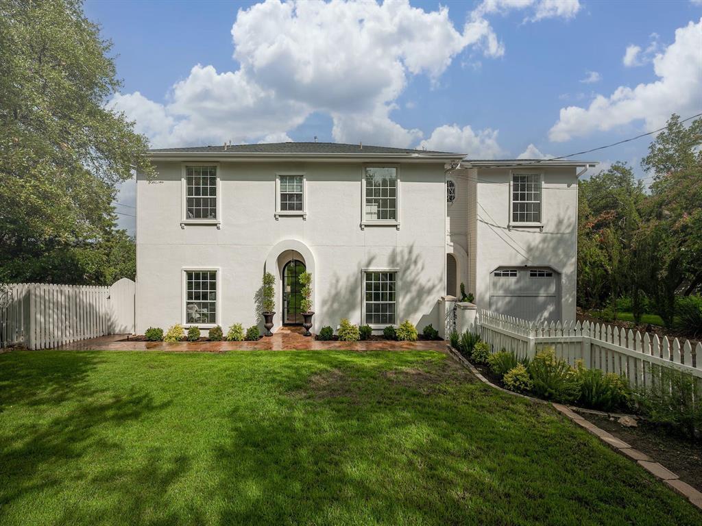 1604 Cliffwood DR — photo 3