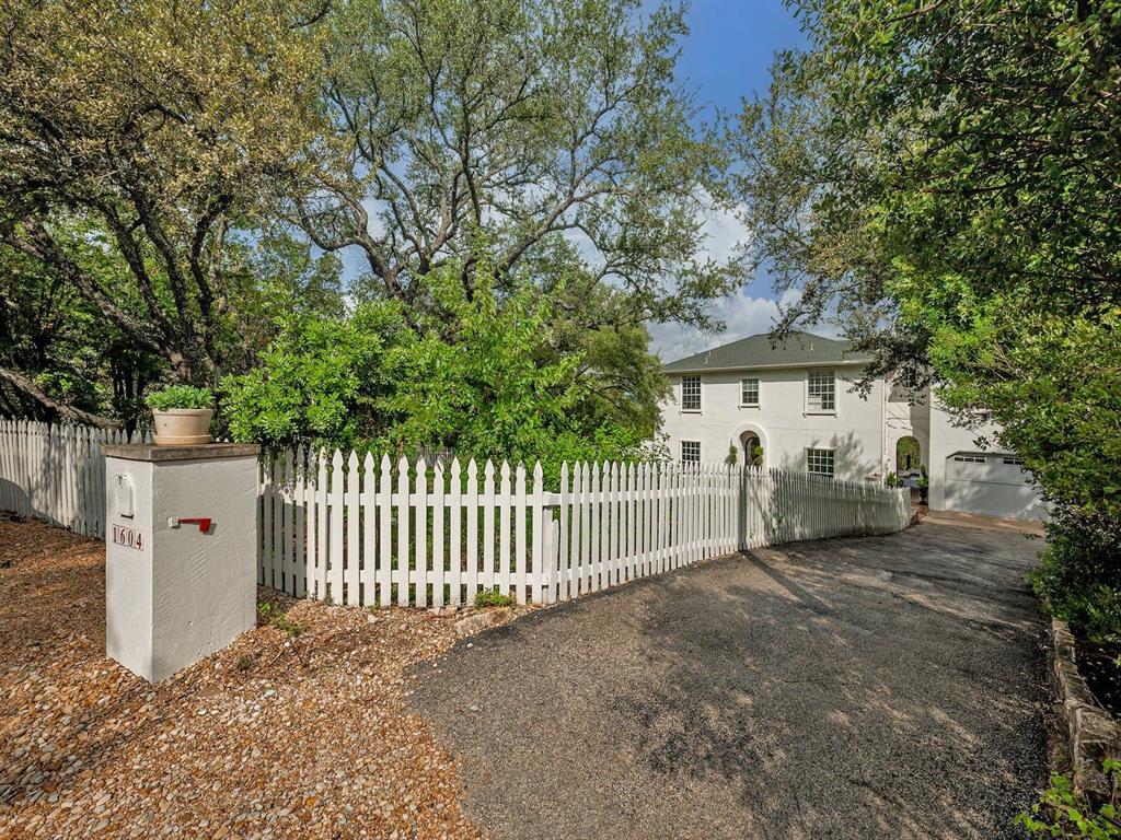 1604 Cliffwood DR — photo 5