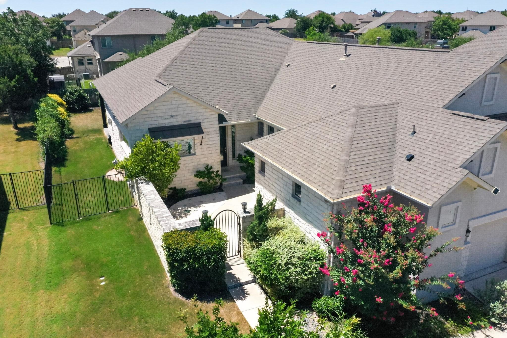 1902 Floresta DR