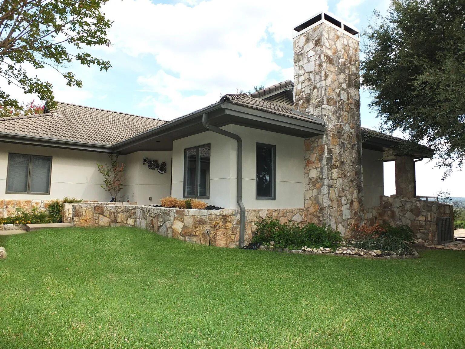 1713 Clubhouse Hill DR — photo 3