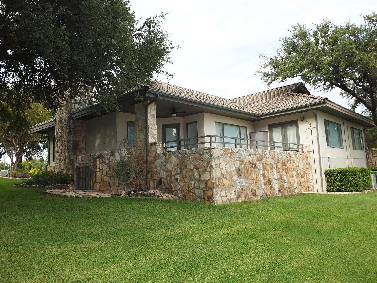 1713 Clubhouse Hill DR — photo 4