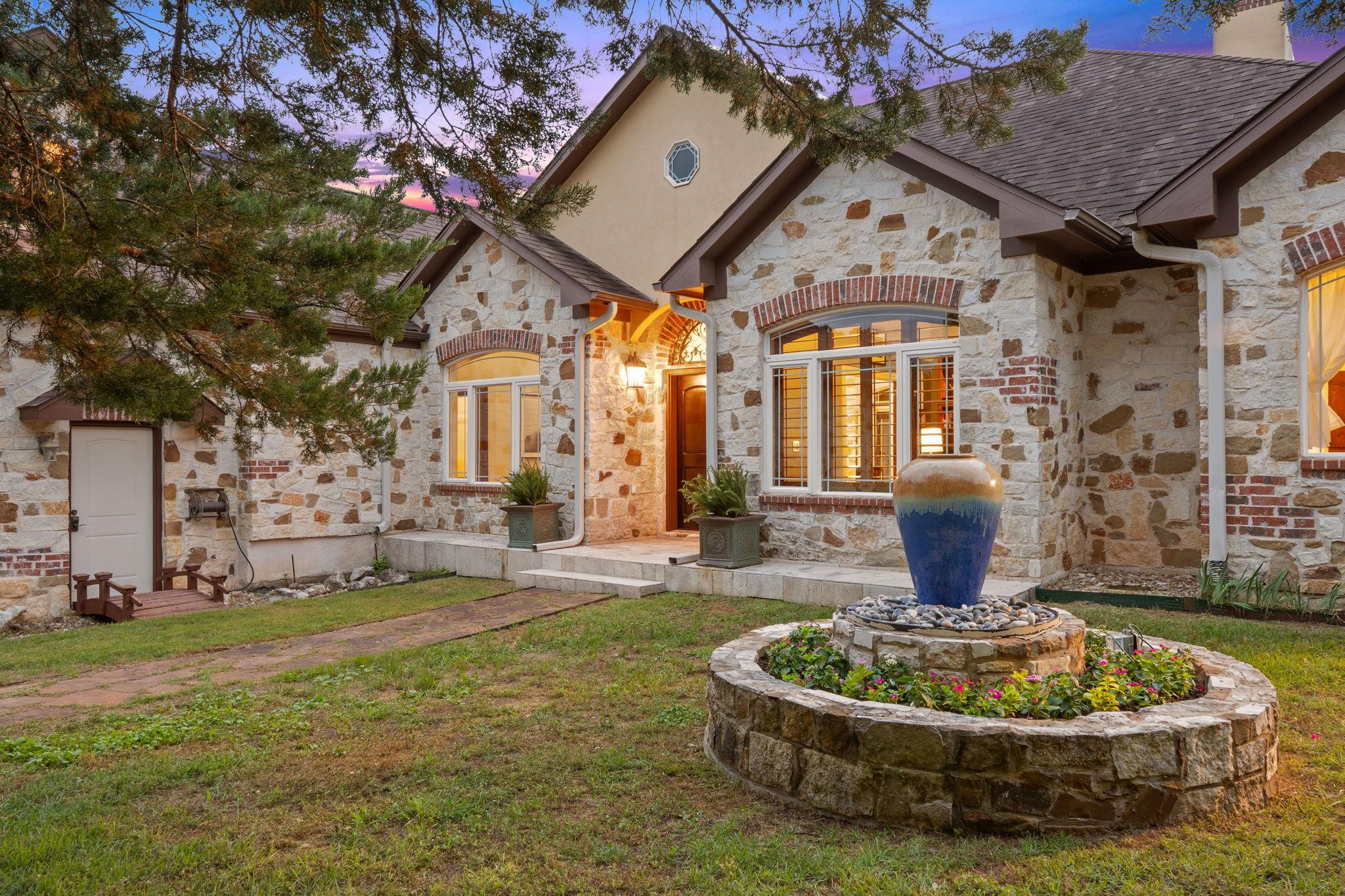 8121 Bluff TRL — photo 5