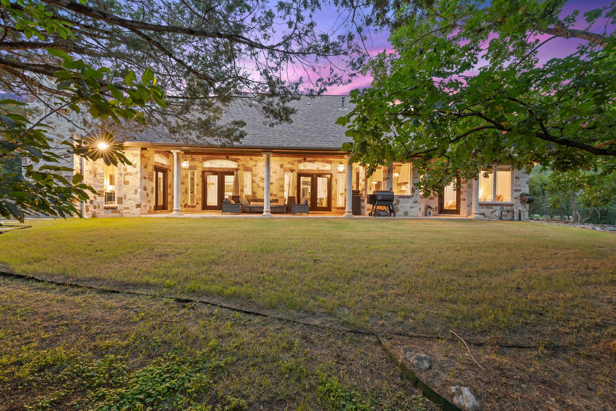8121 Bluff TRL — photo 3