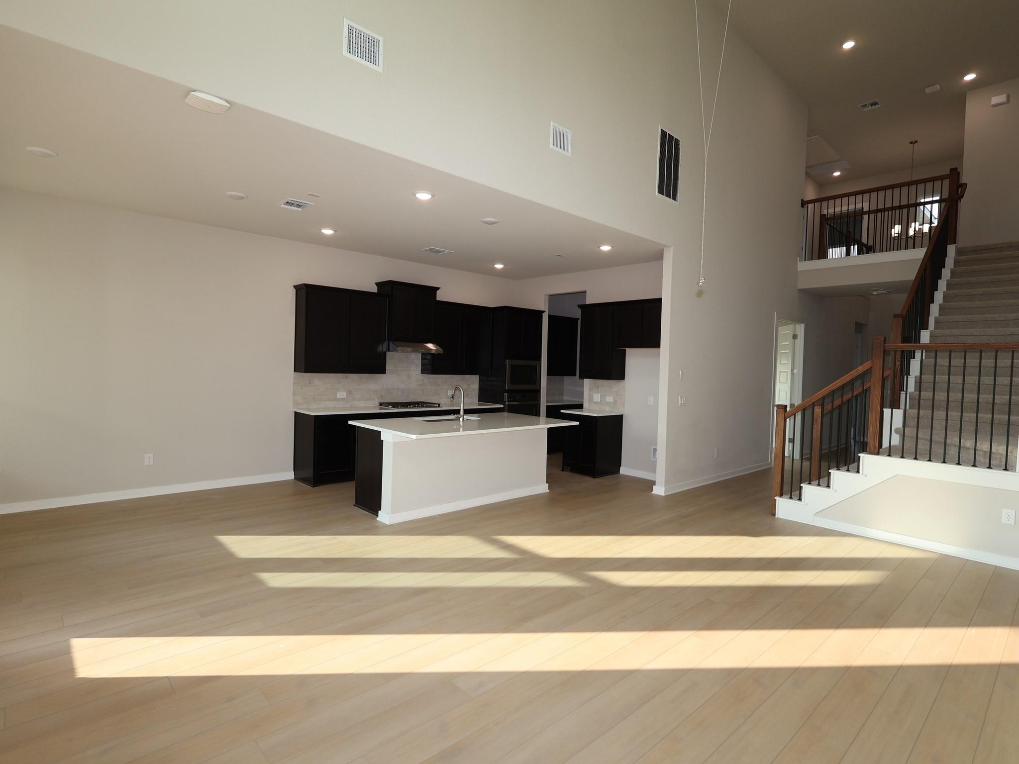809 Purmela ST — photo 4