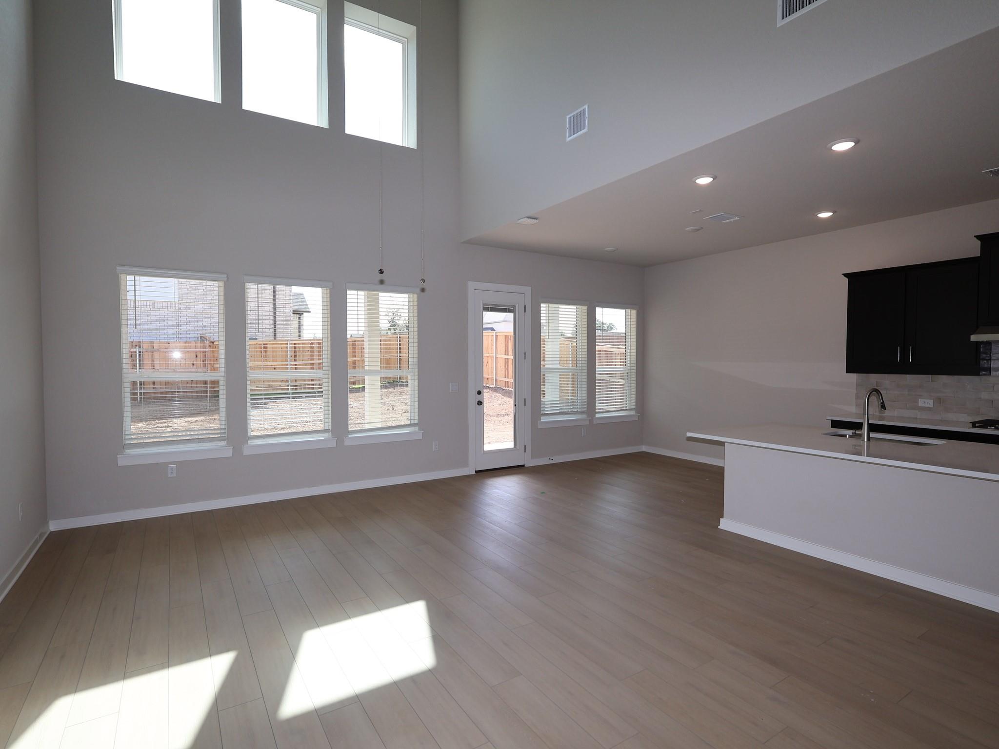 809 Purmela ST — photo 3