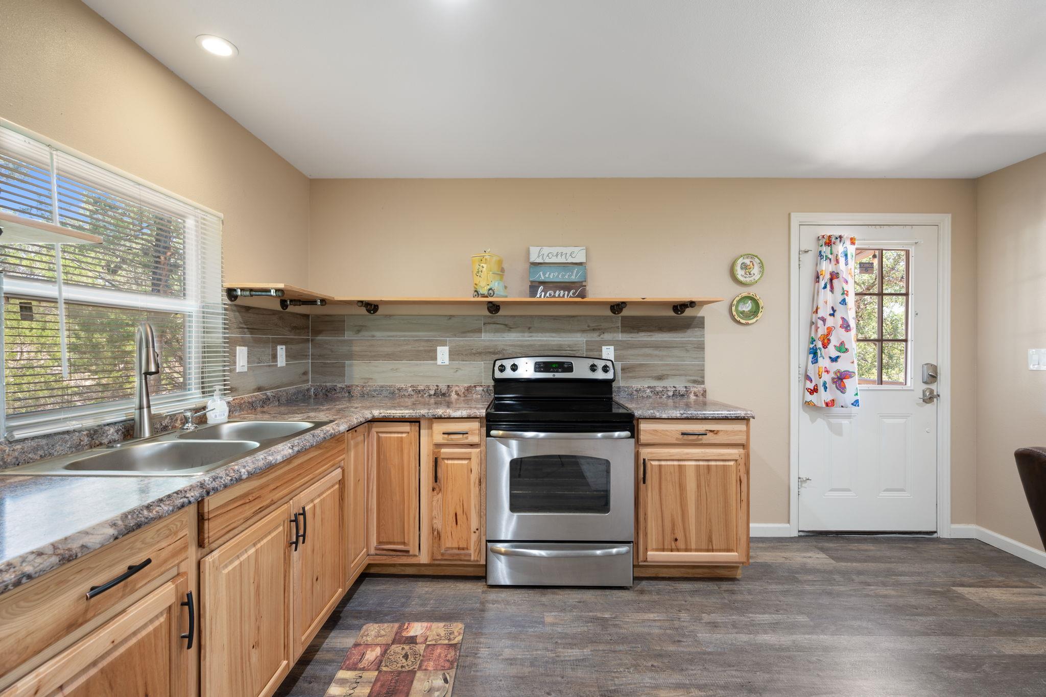 6925 White Hills LN — photo 3