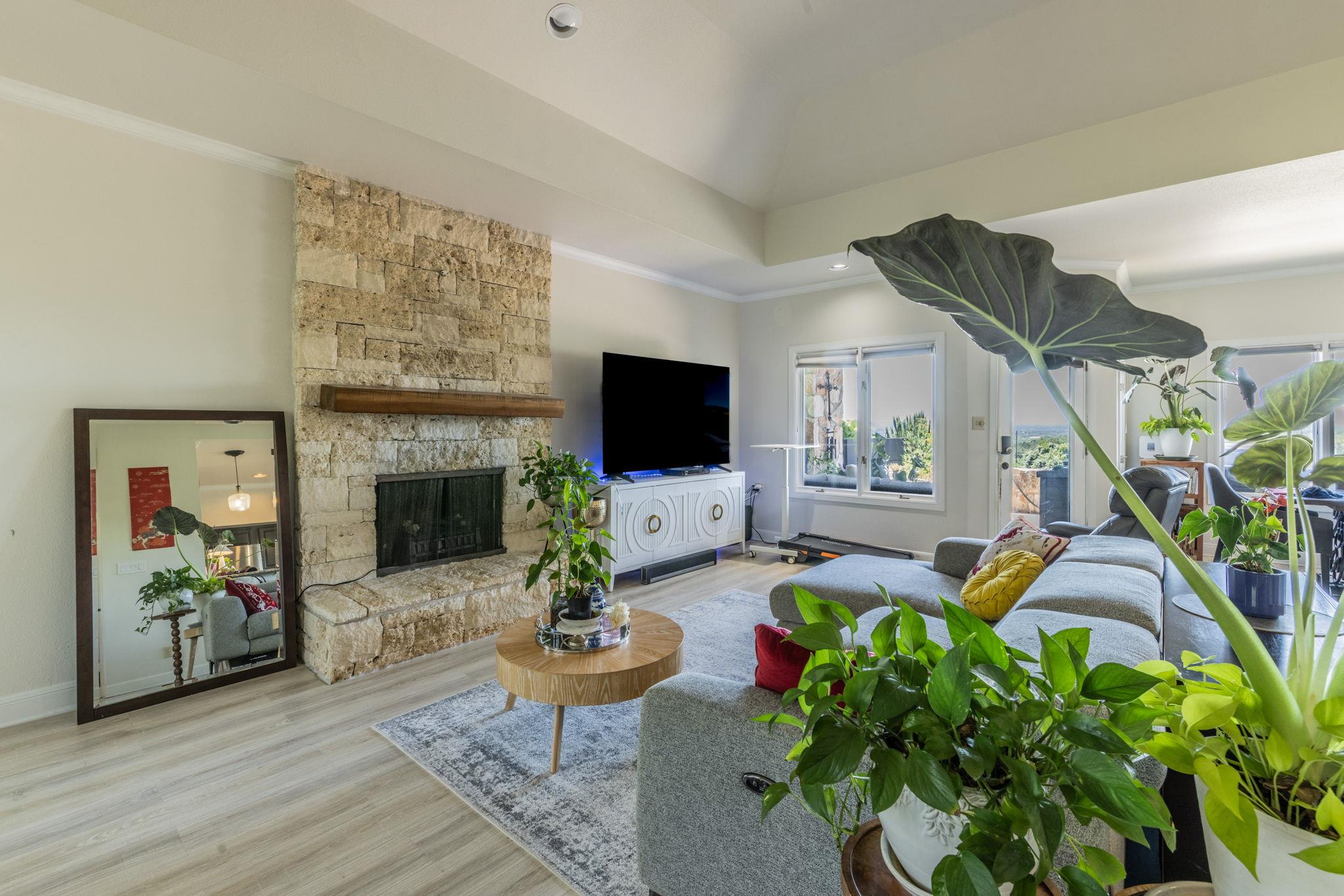 1703 Clubhouse Hill DR — photo 3
