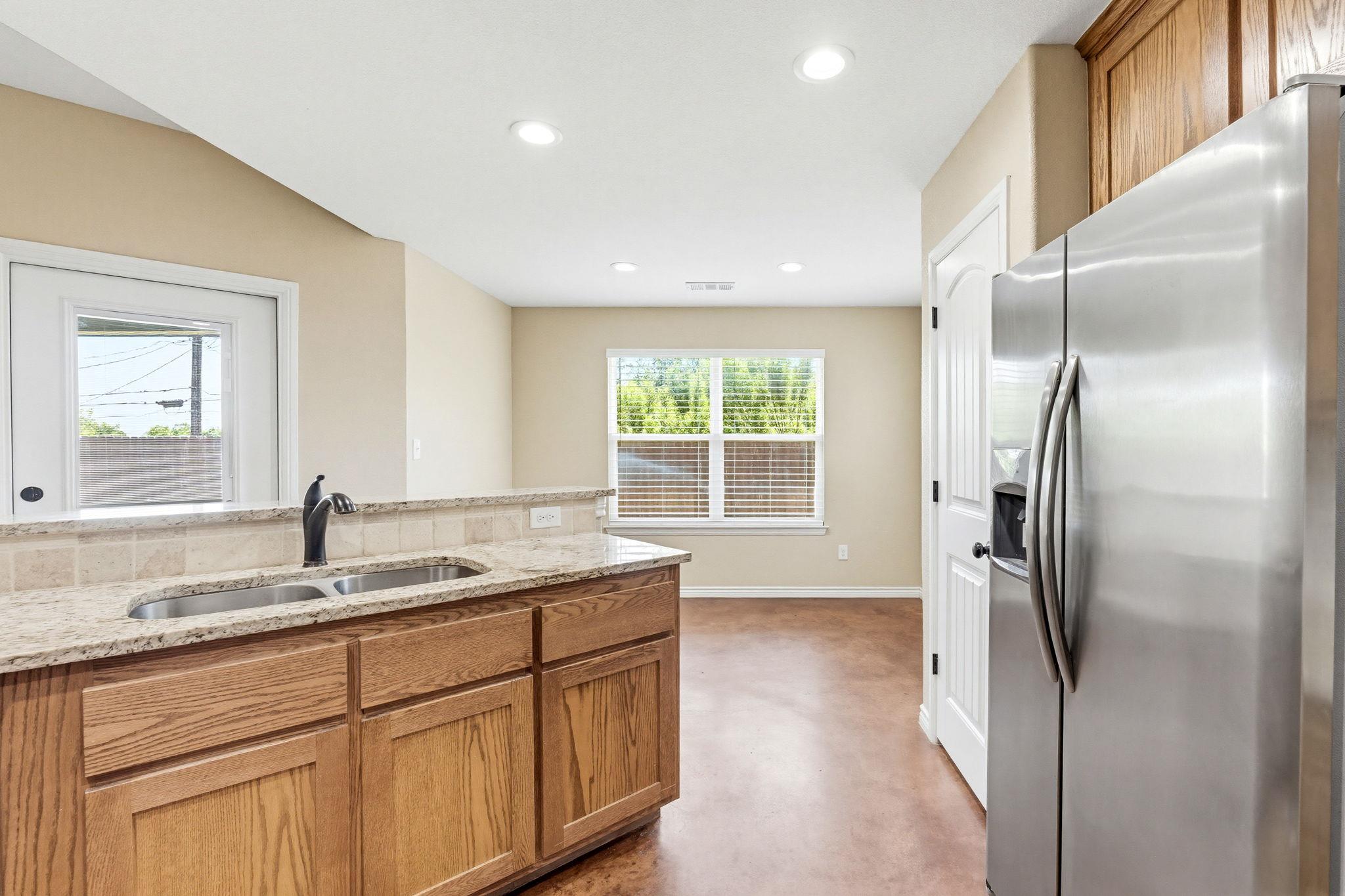 1124 Limestone DR — photo 5