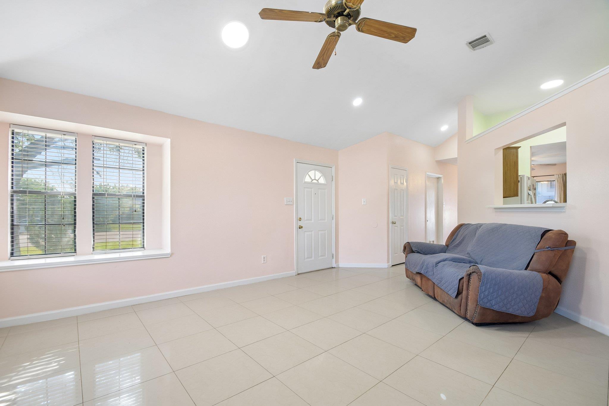 1801 Twisted Oak DR — photo 3