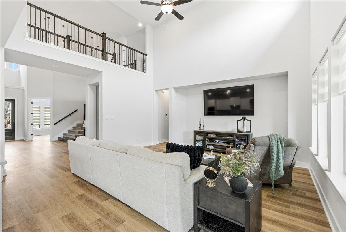 117 Peacevine LN — photo 4