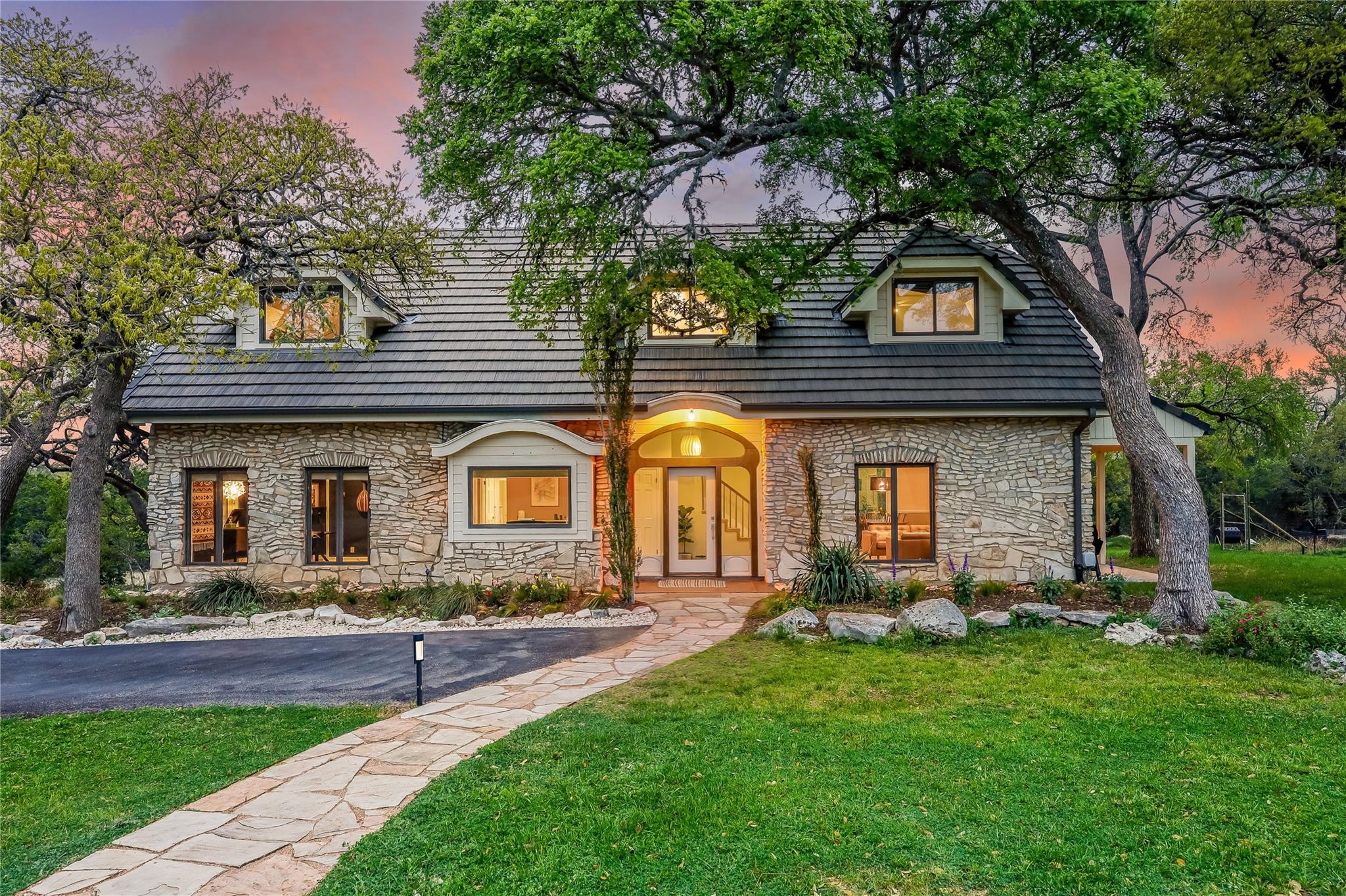 8004 Golden Oaks LN — photo 3