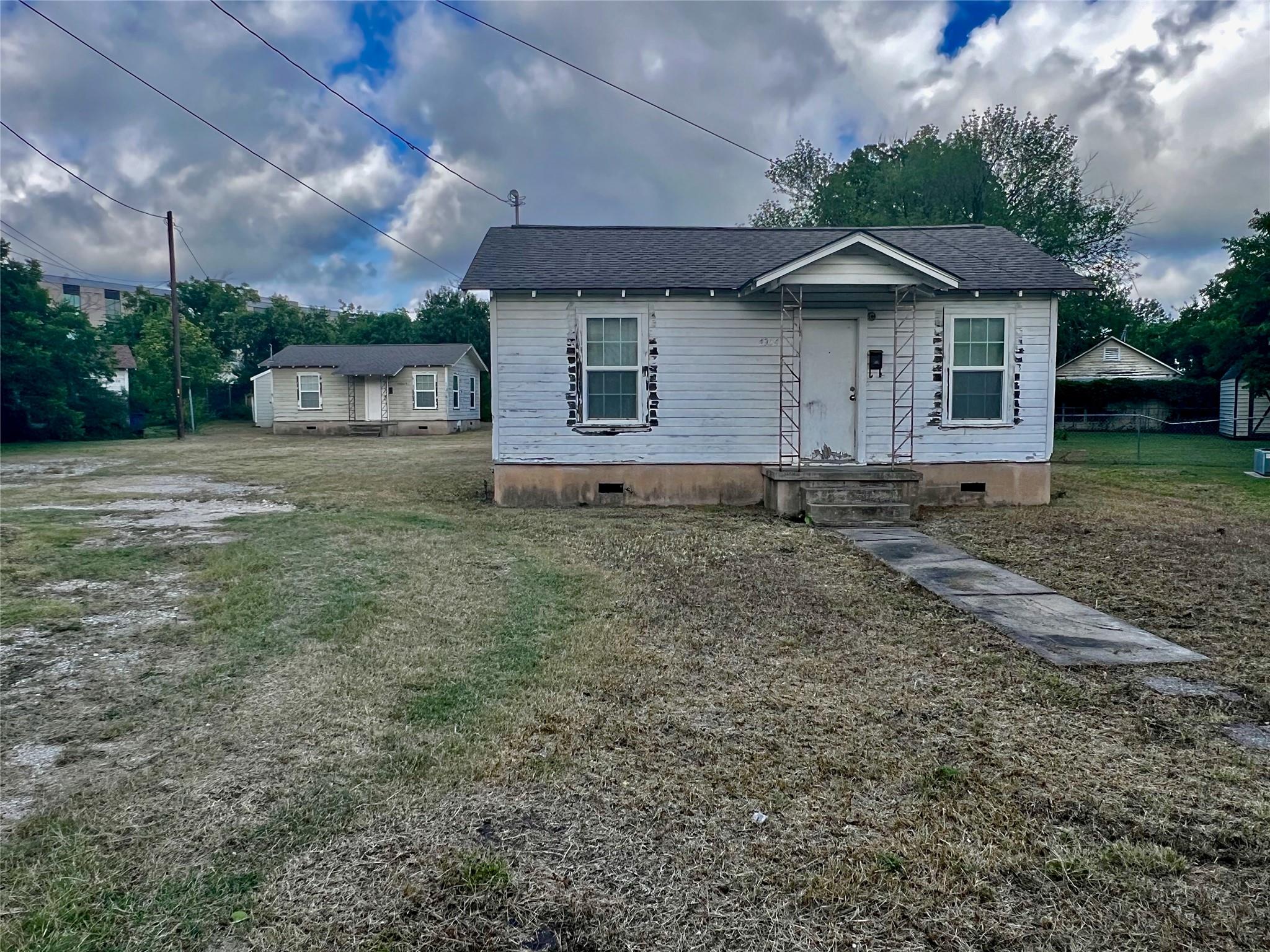 4904 Lynndale DR — photo 3