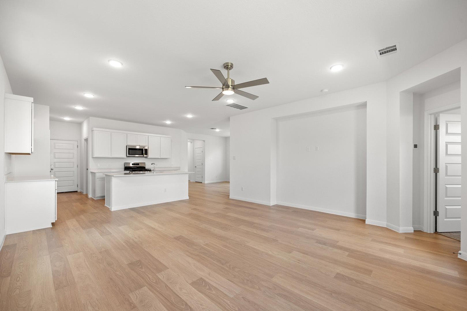 220 Hornet ST — photo 5