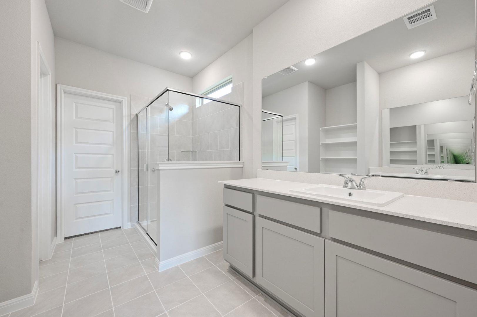 216 Hornet ST — photo 3