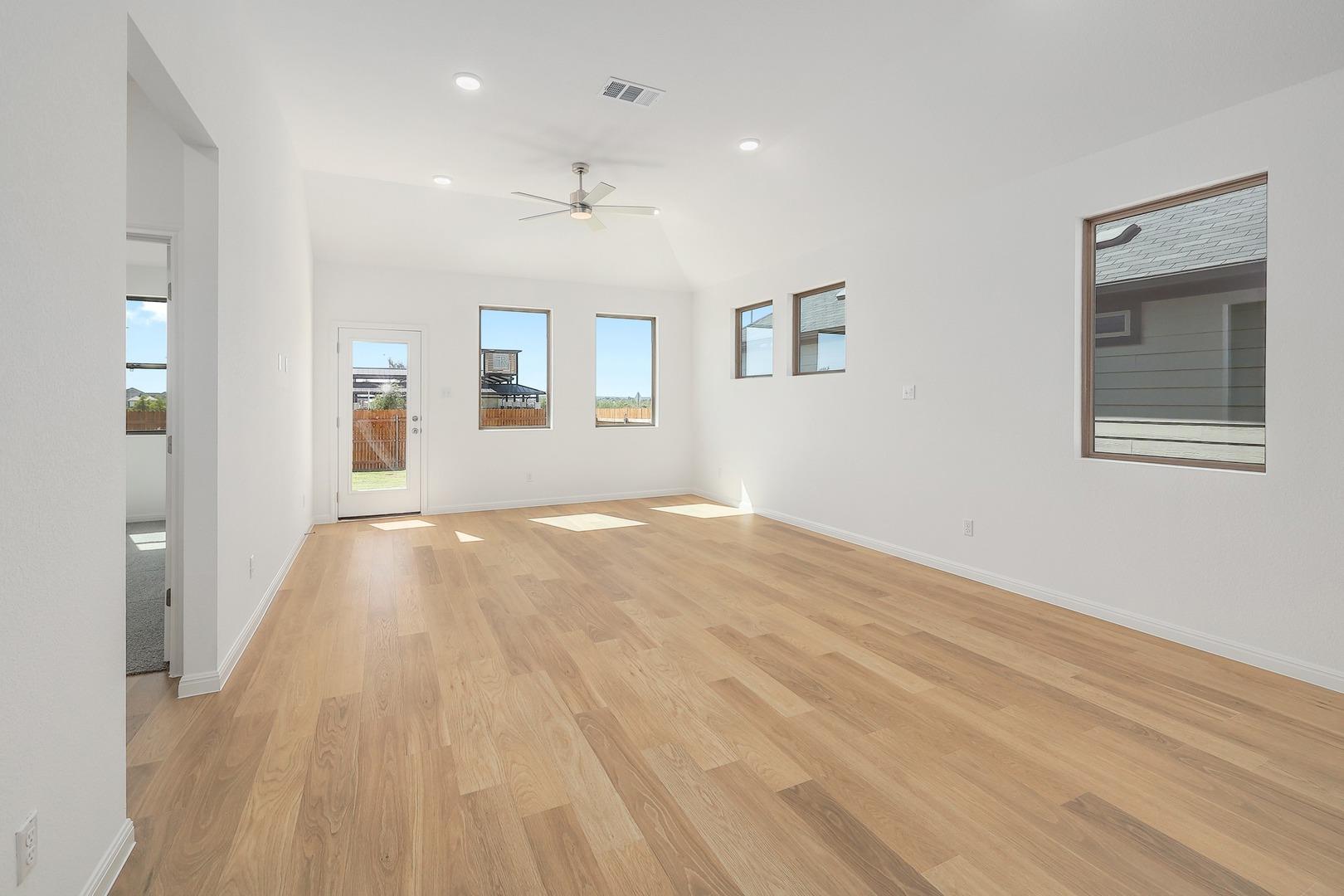 223 Hornet ST — photo 3