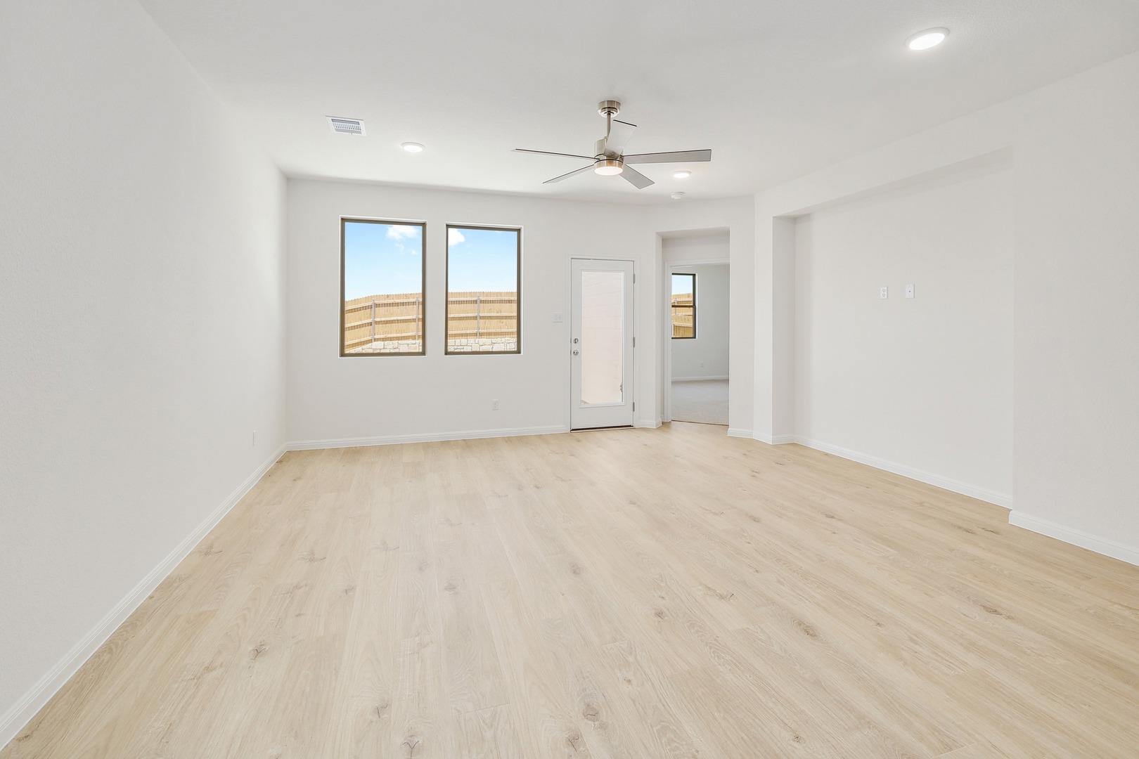 210 Hornet ST — photo 5