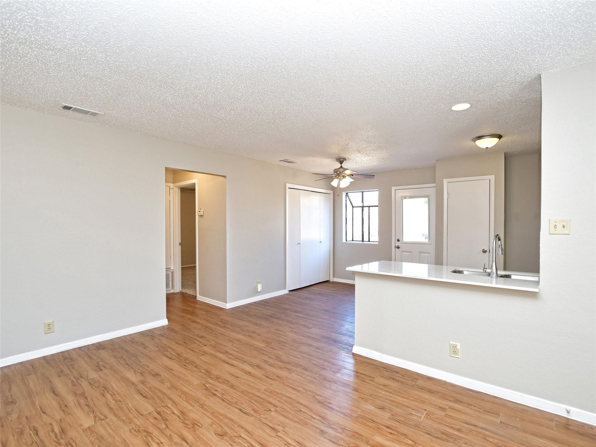 301 Algerita DR #D — photo 4