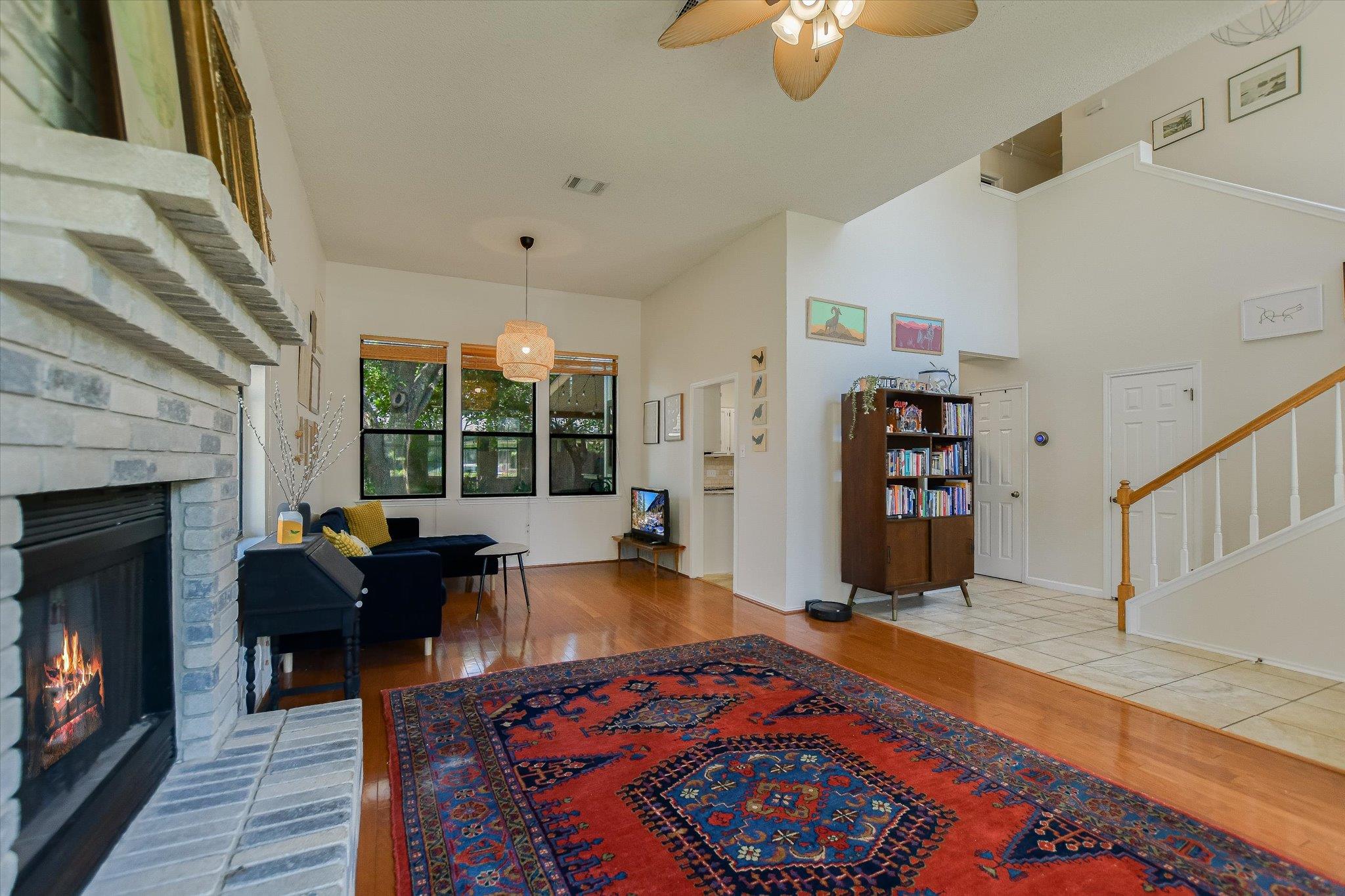 1104 Crestview ST — photo 5