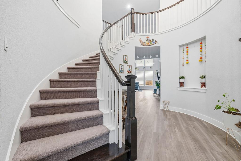 105 AUTUMN OAK WAY — photo 3