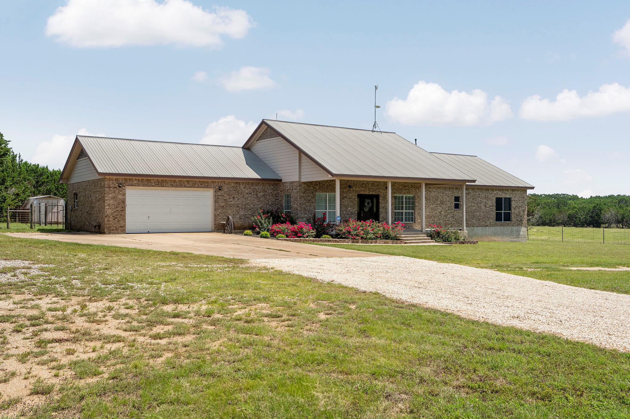 2110 County Road 285 — photo 3
