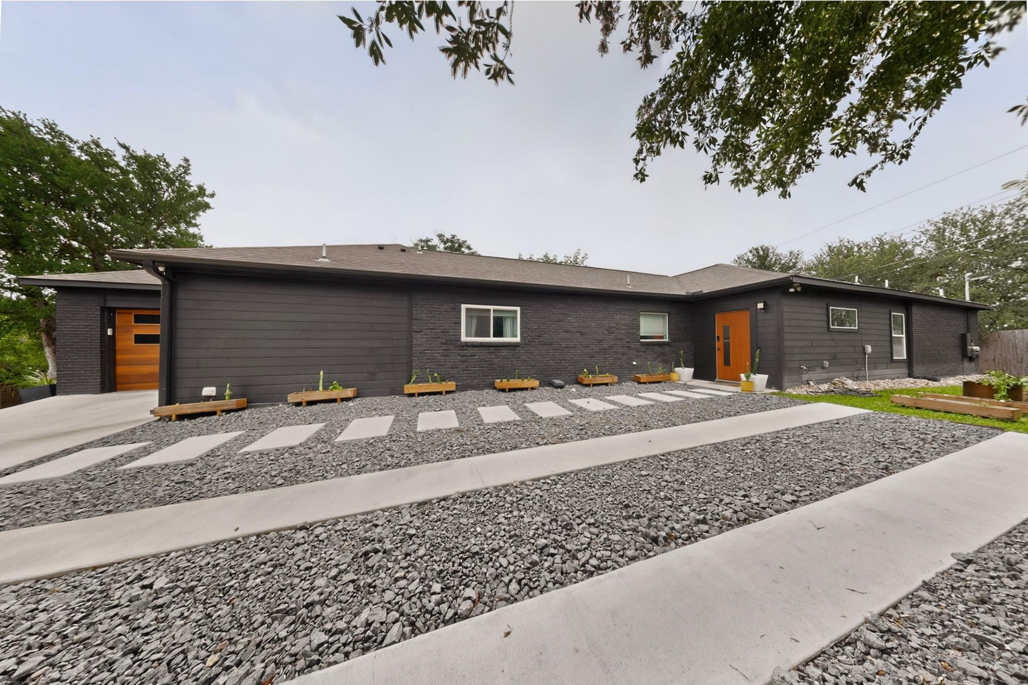 3305 Hycreek DR — photo 5