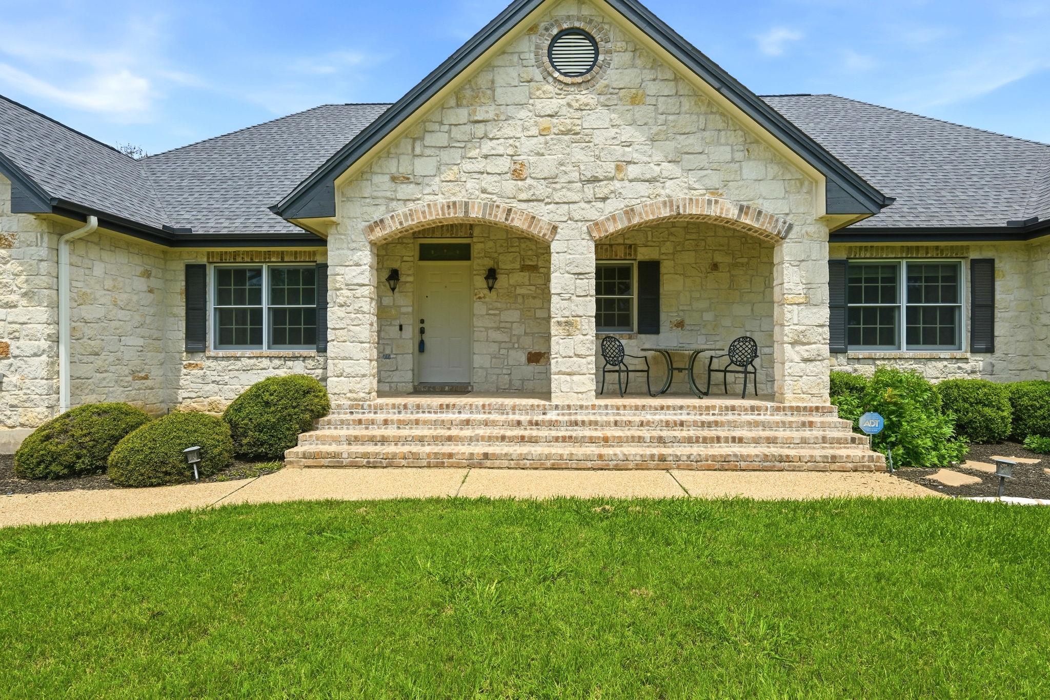 2000 Fountainwood DR — photo 3