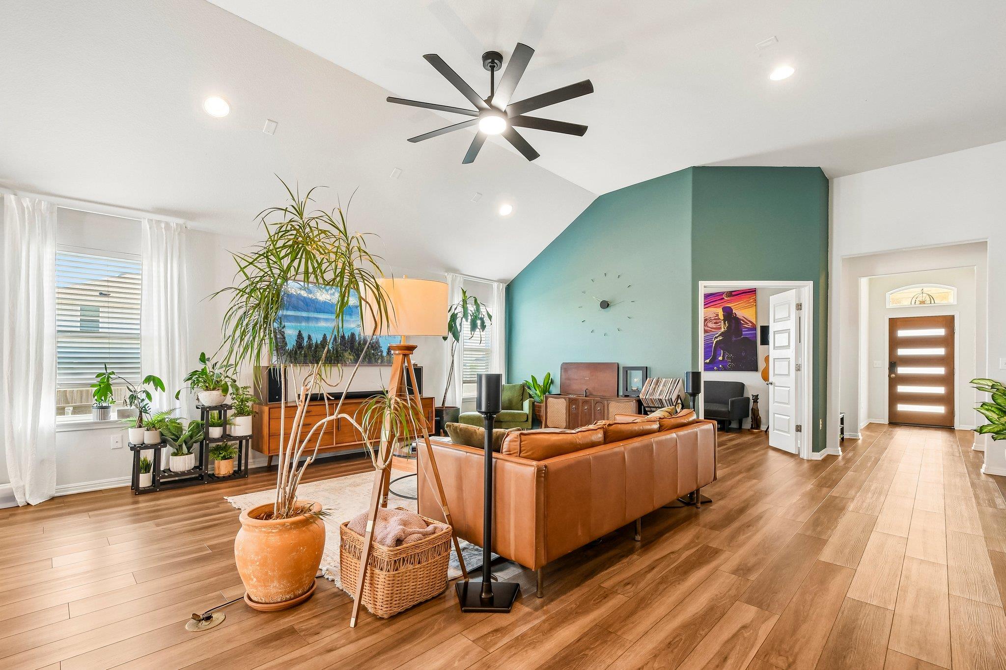 10700 Sentinel DR — photo 3