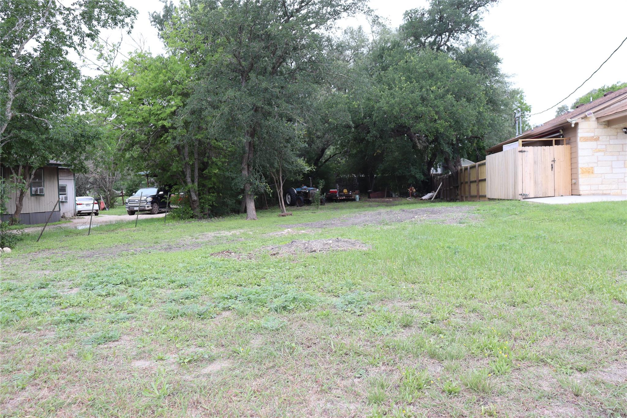 821 Commerce ST — photo 3
