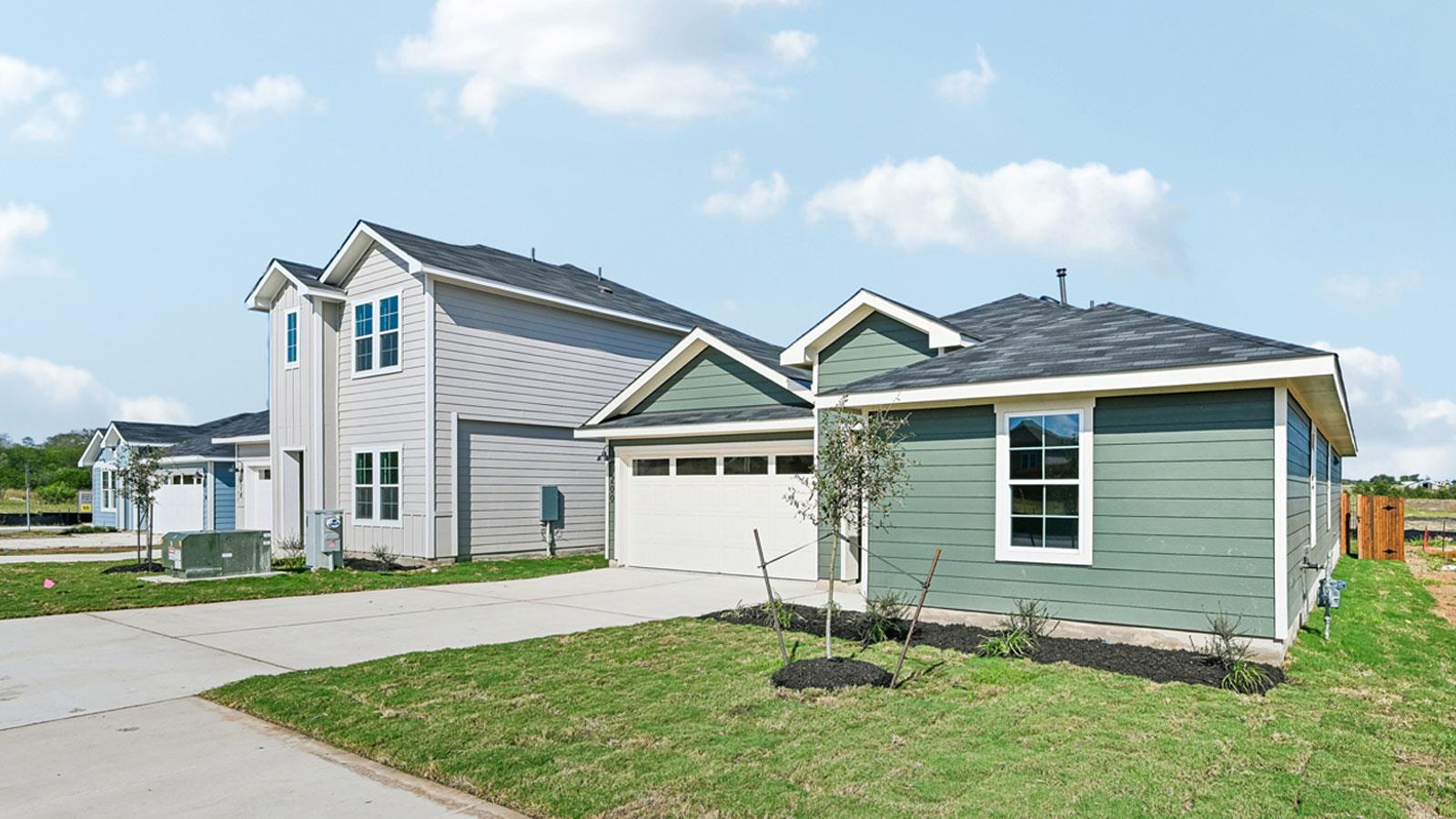 200 Salkeld DR — photo 3