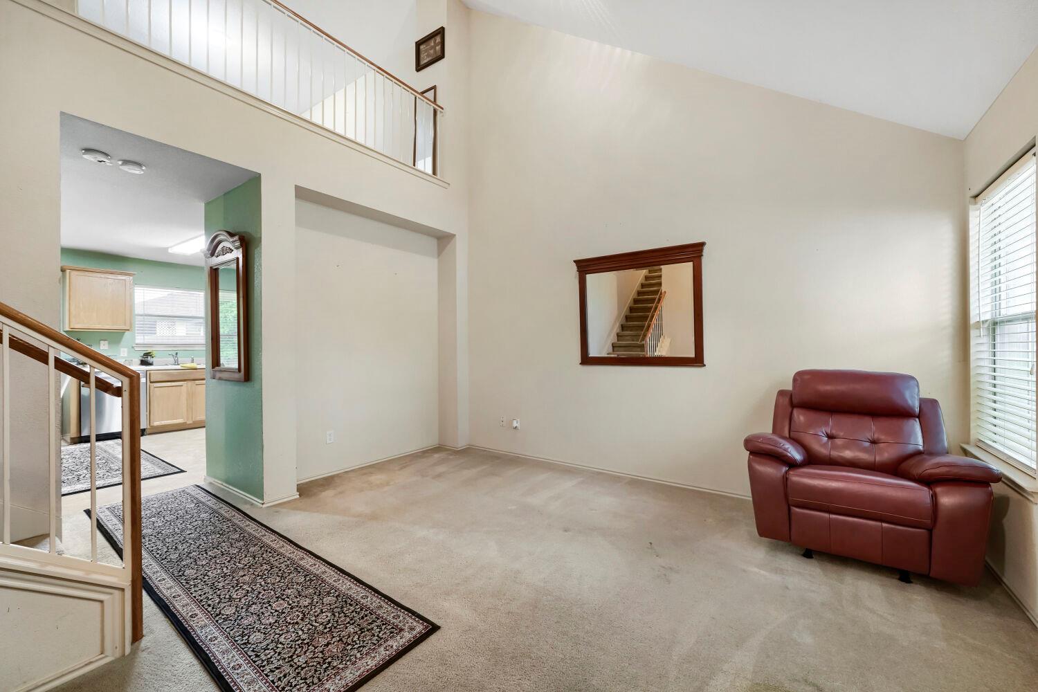 1017 Coronation WAY — photo 3