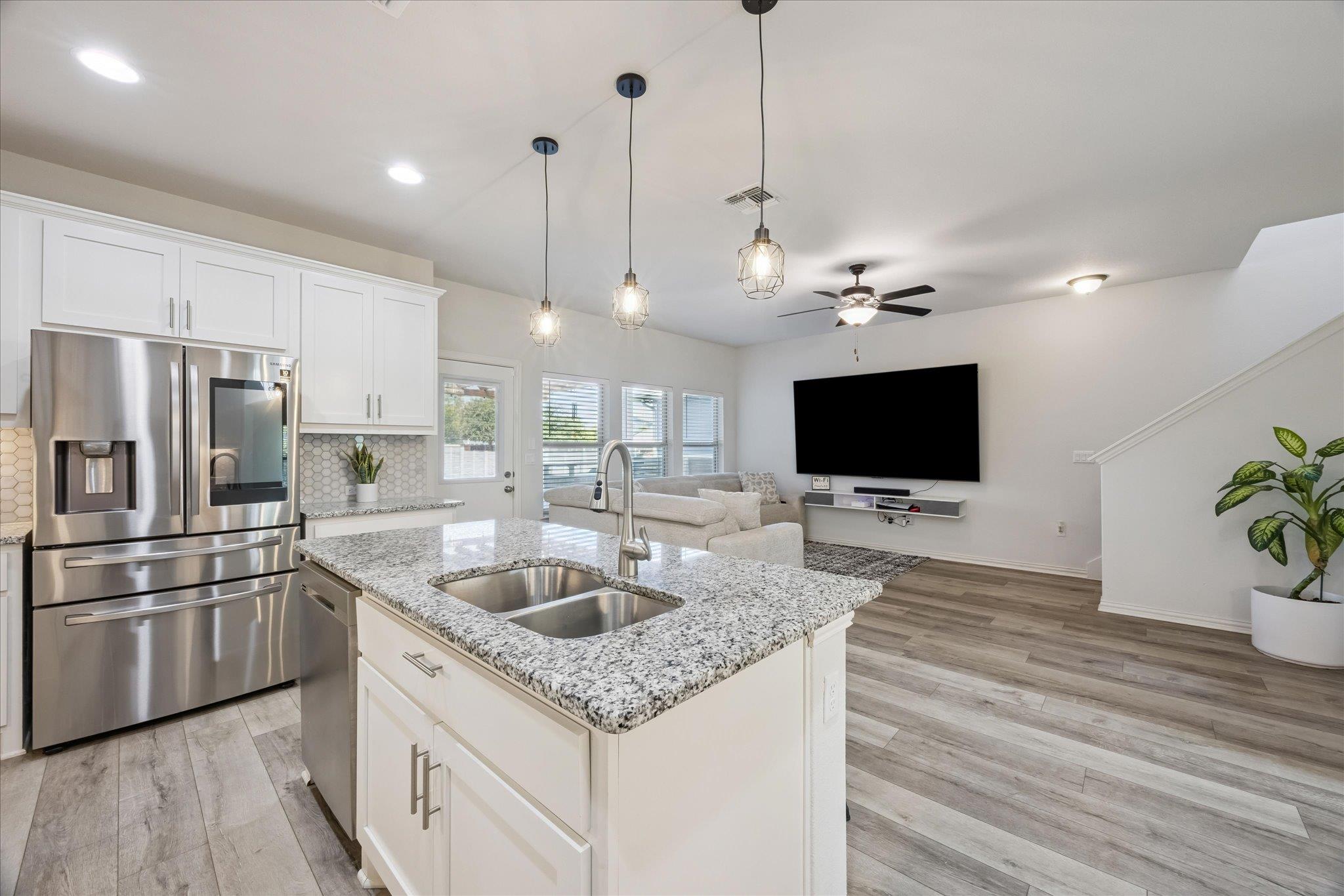 8720 Mina DR — photo 5