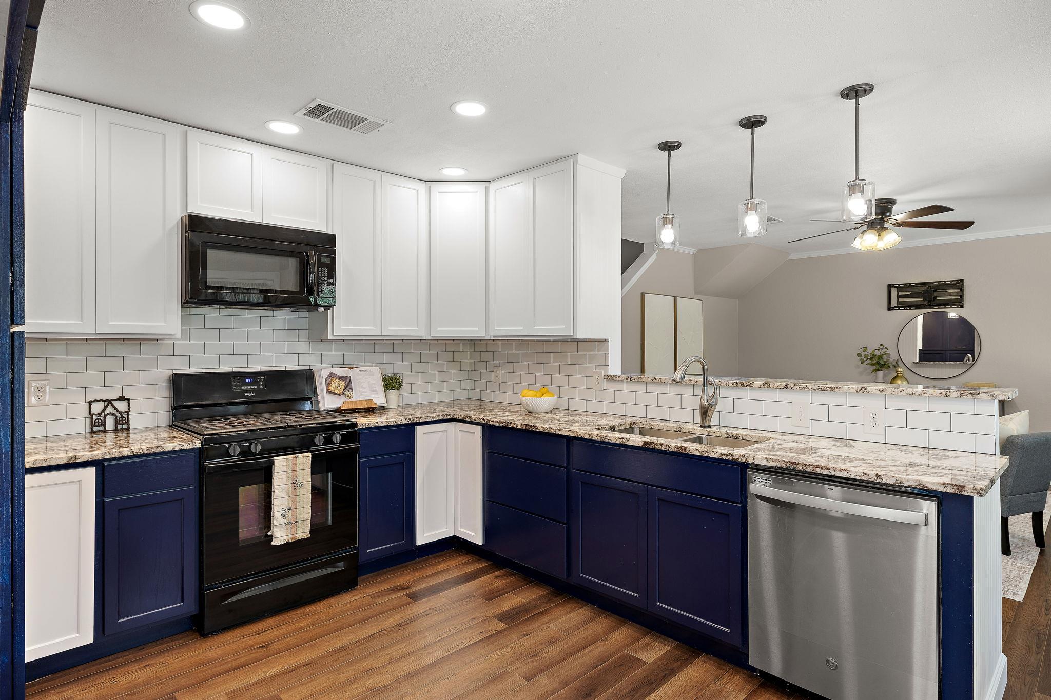 1201 Cedar Hills BLVD — photo 3