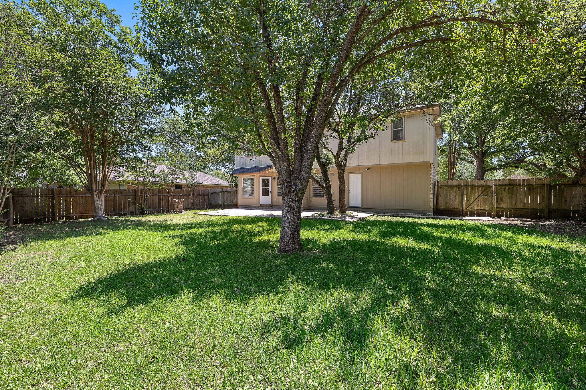 1201 Cedar Hills BLVD — photo 4
