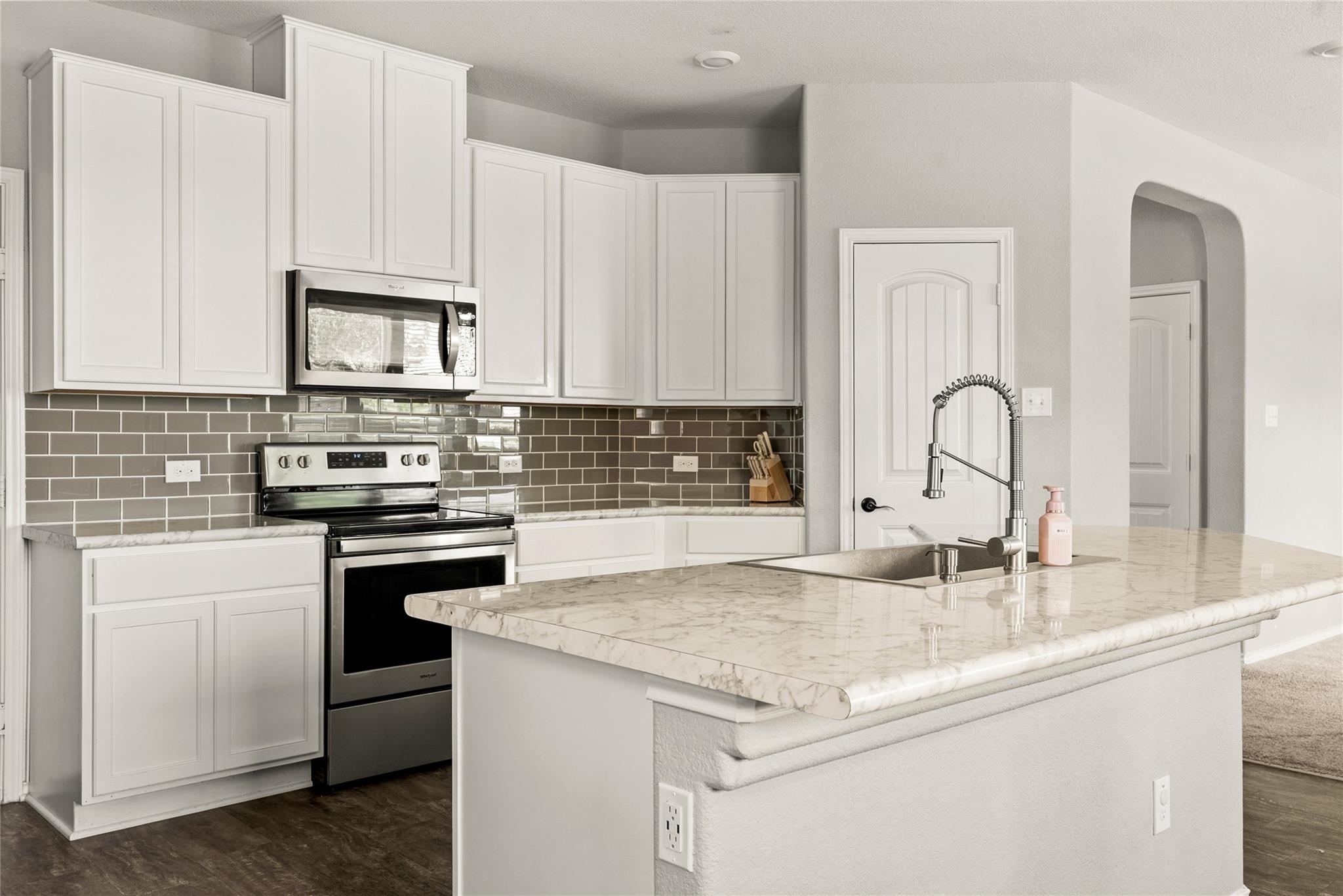 214 Saranac DR — photo 5