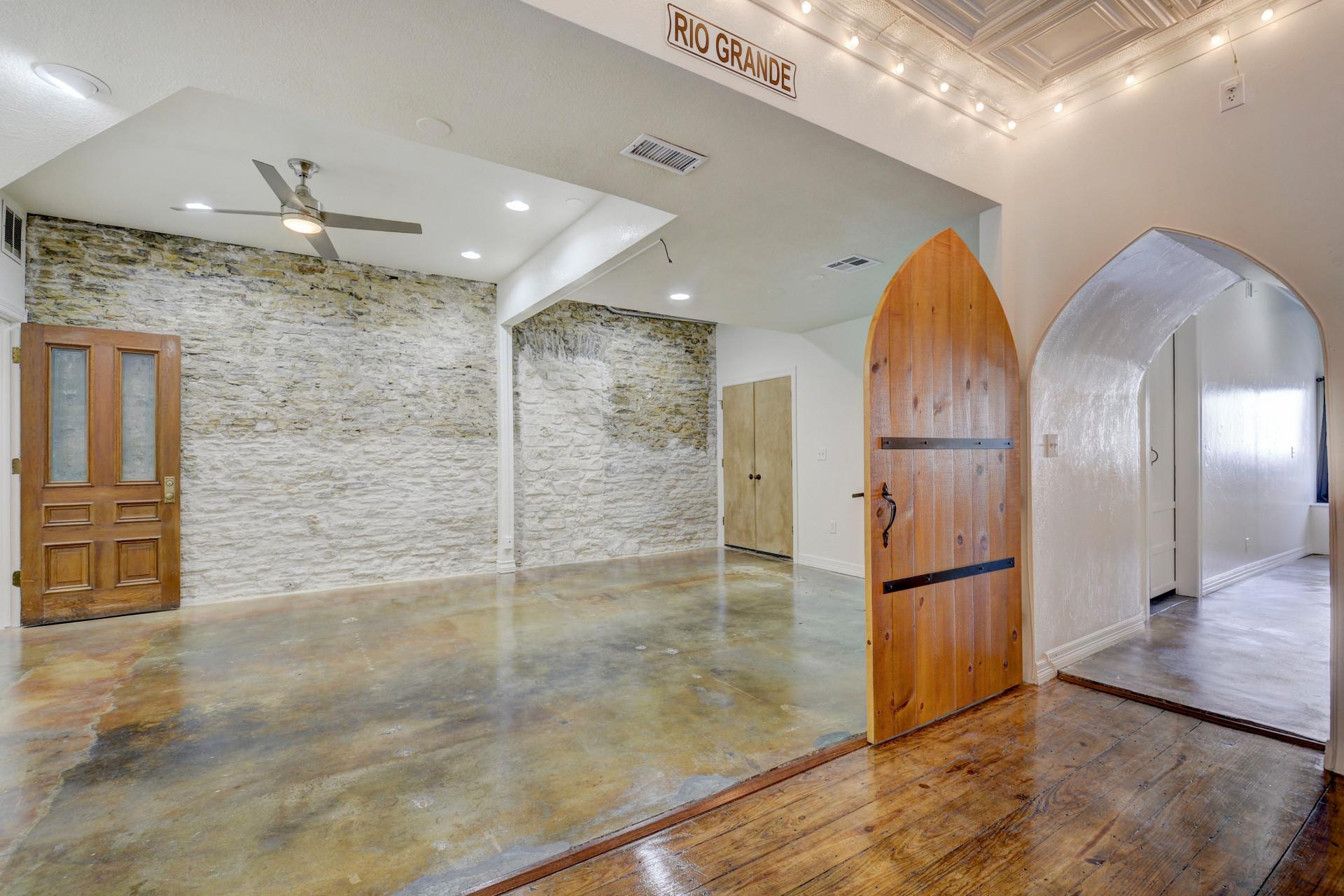 503 Neches ST — photo 5