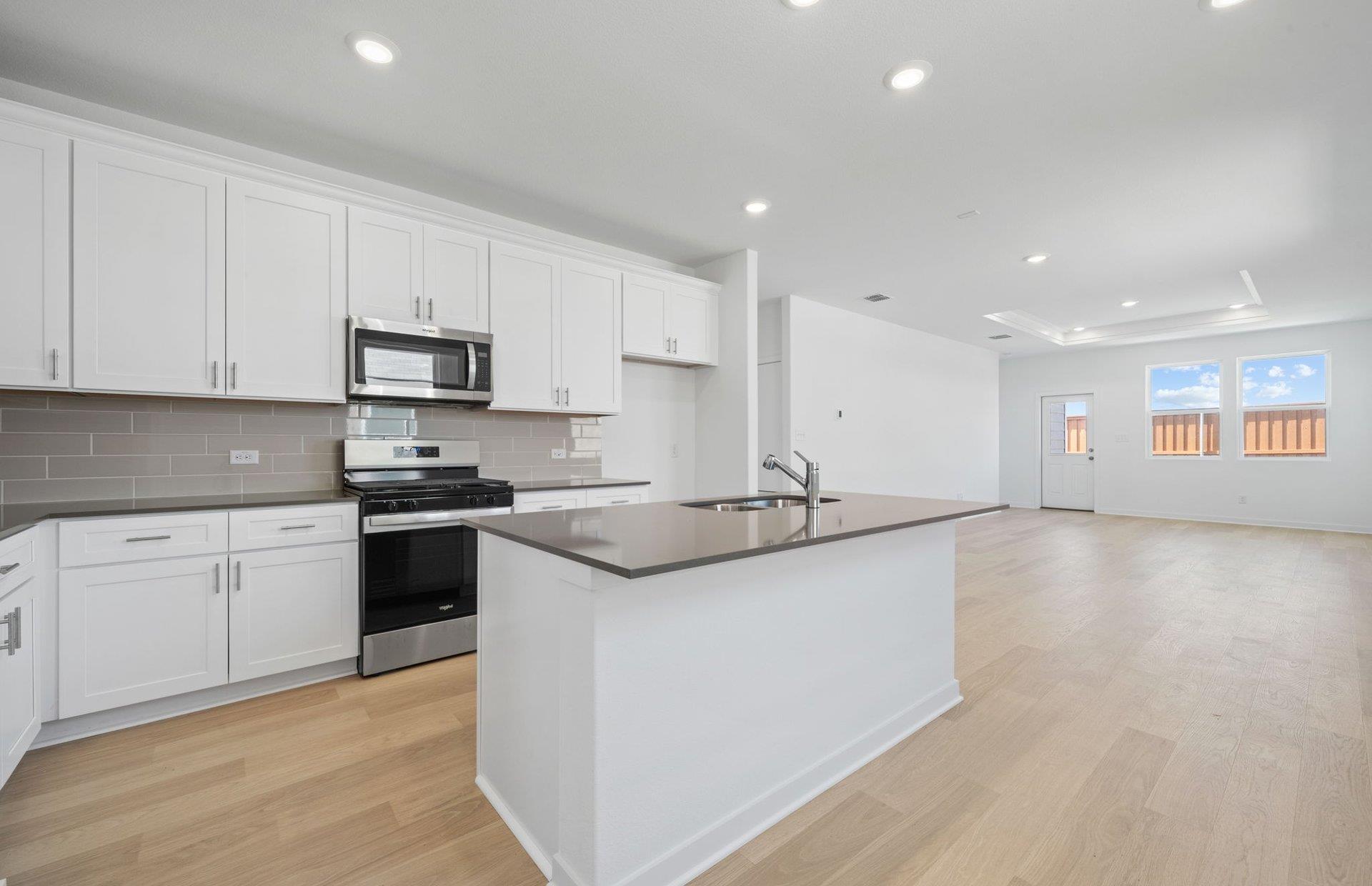 210 Golden Bell WAY — photo 3