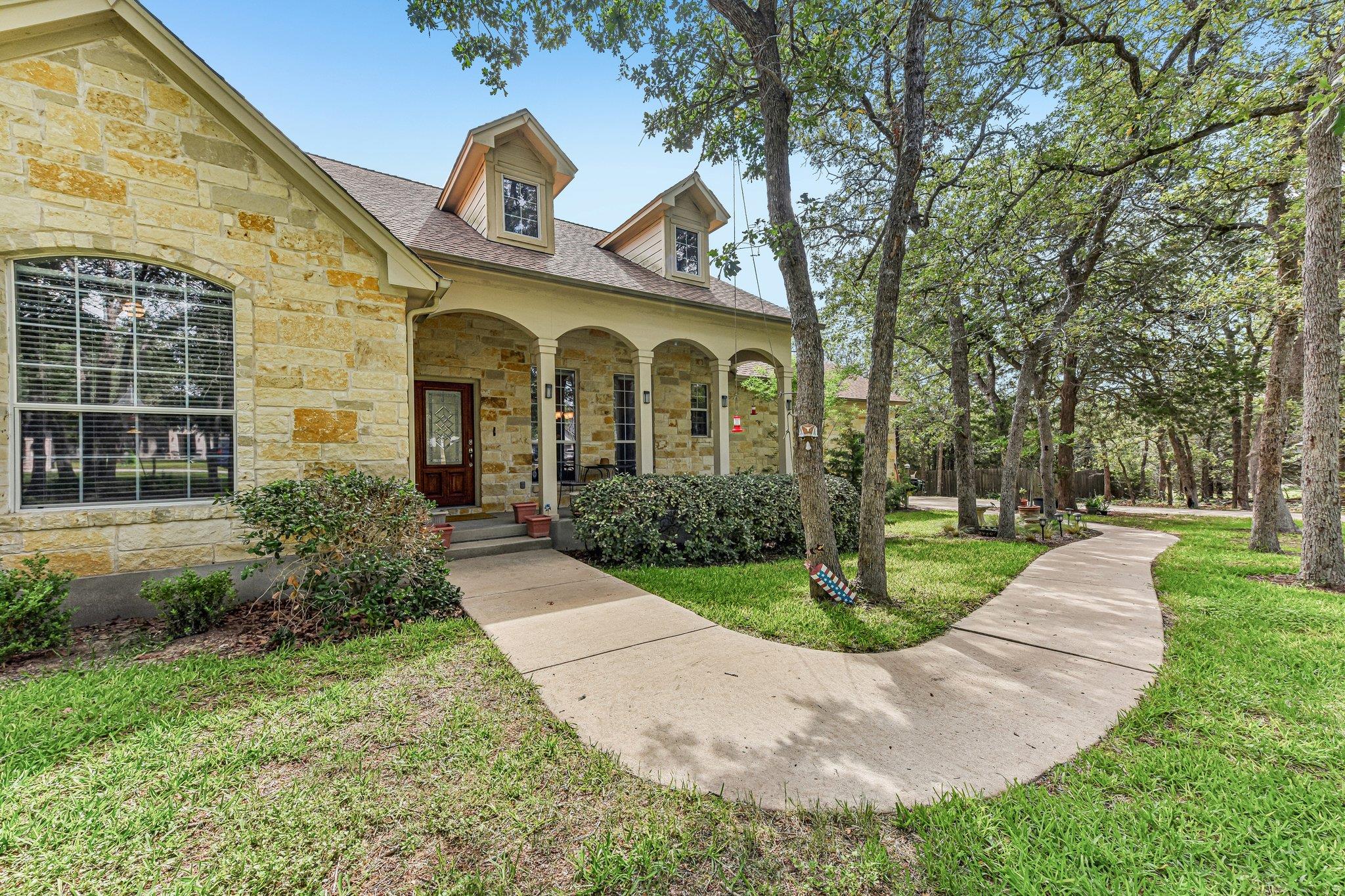 109 Elm Wood DR — photo 3