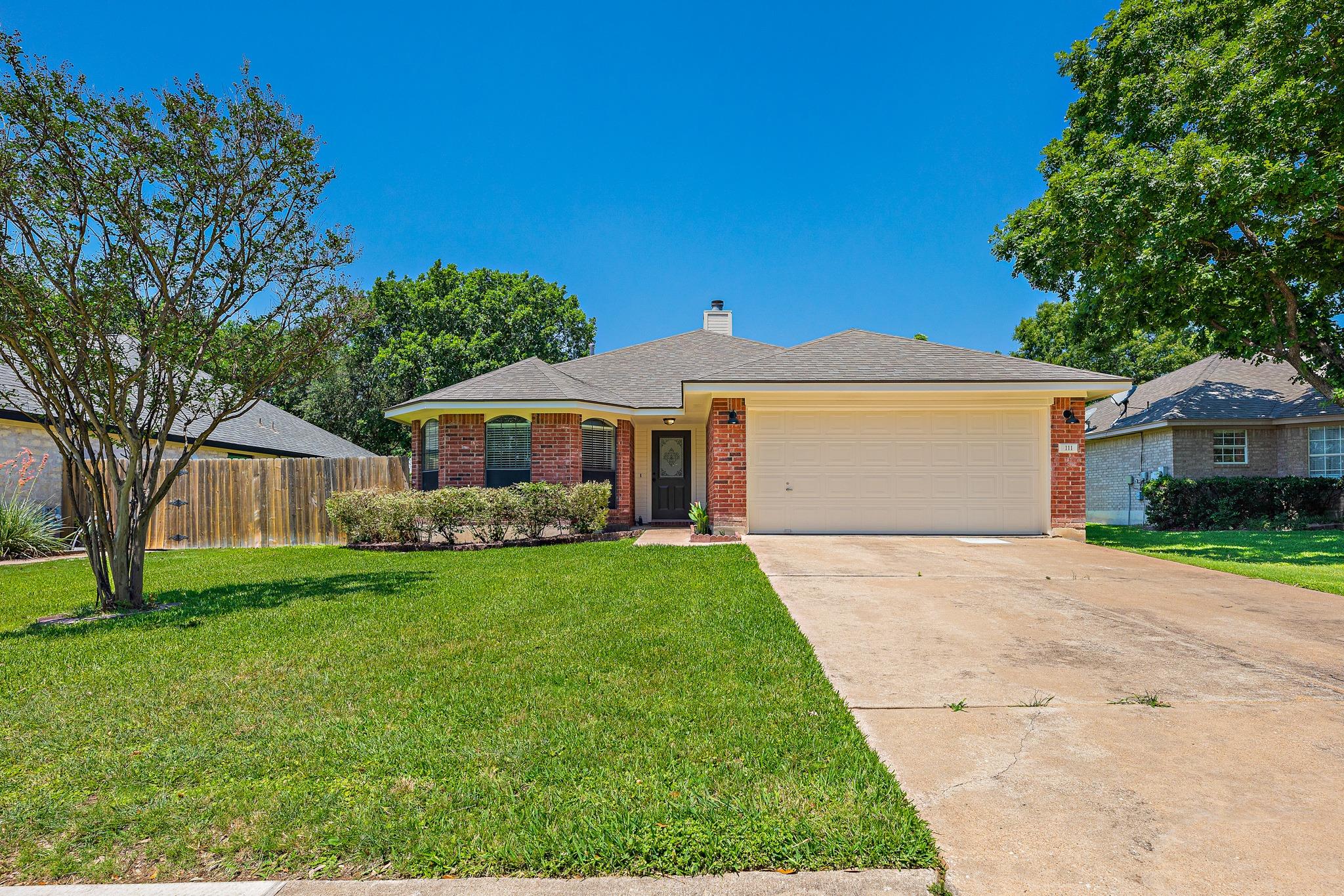 111 Stephen LN — photo 4