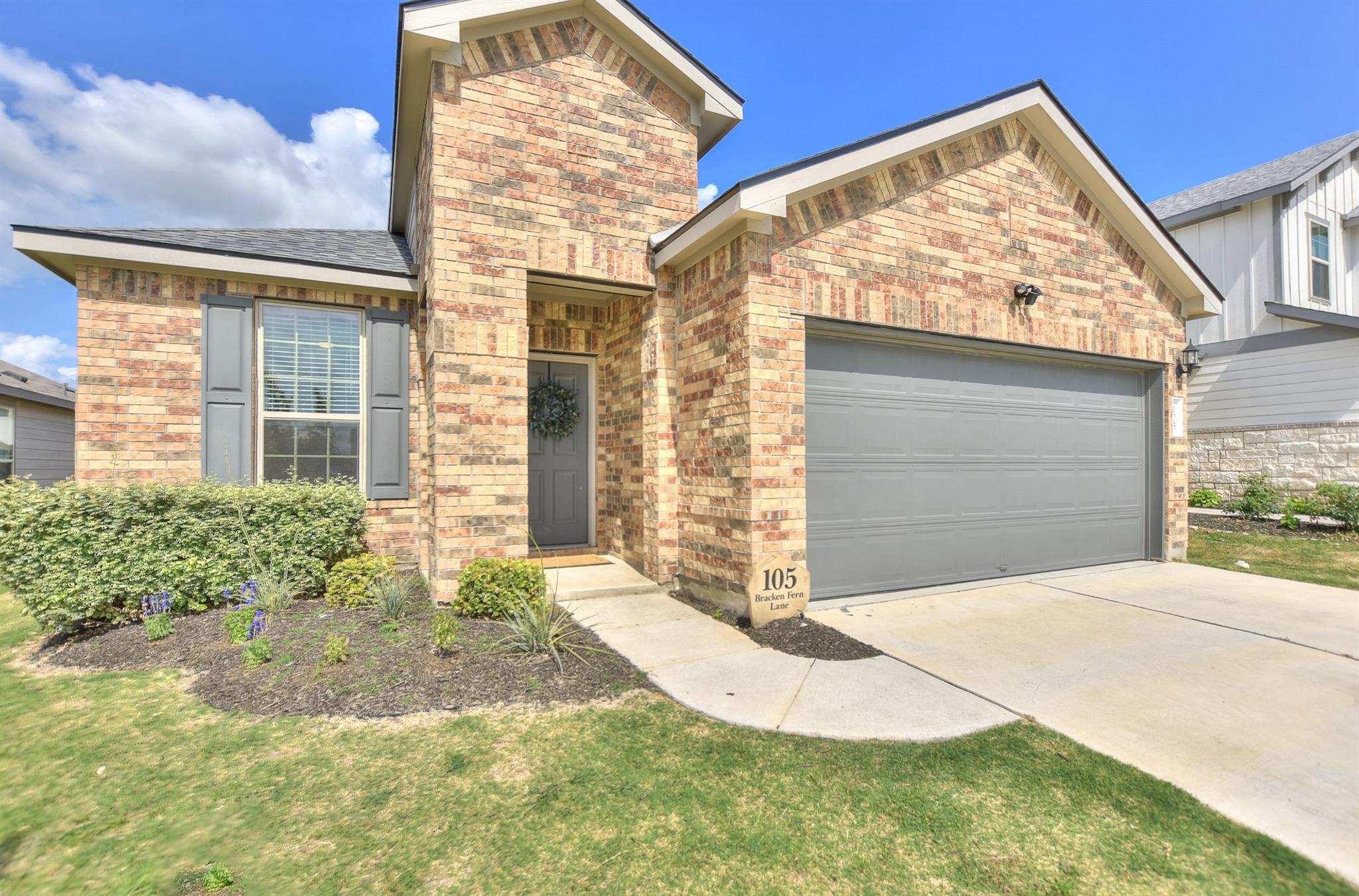 105 Bracken Fern LN — photo 3