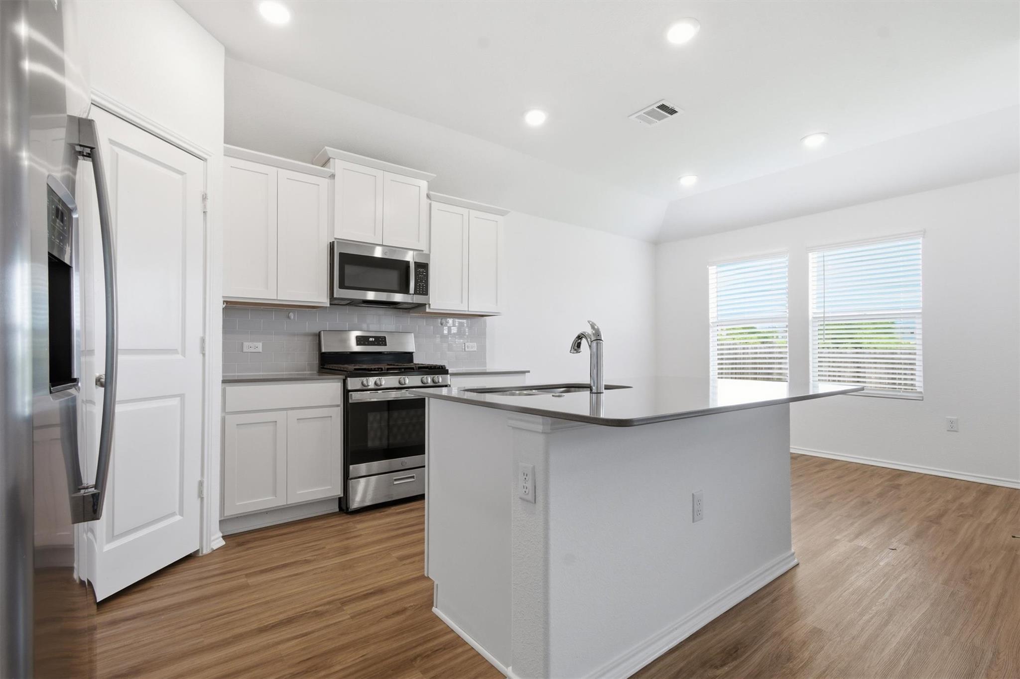 10537 Steinbeck DR — photo 4