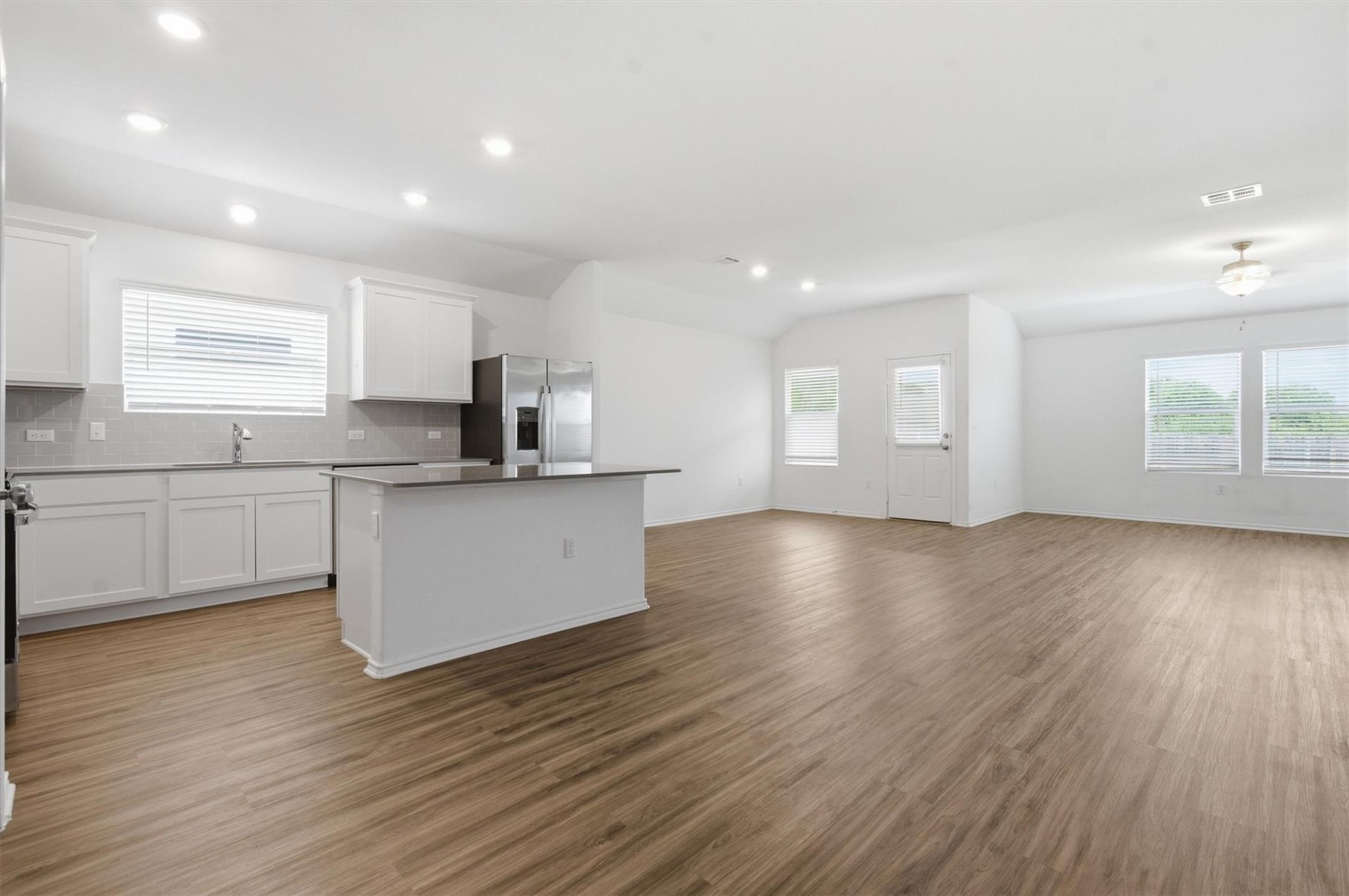 10525 Steinbeck DR — photo 3